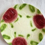Dabbling plates decorated with roses