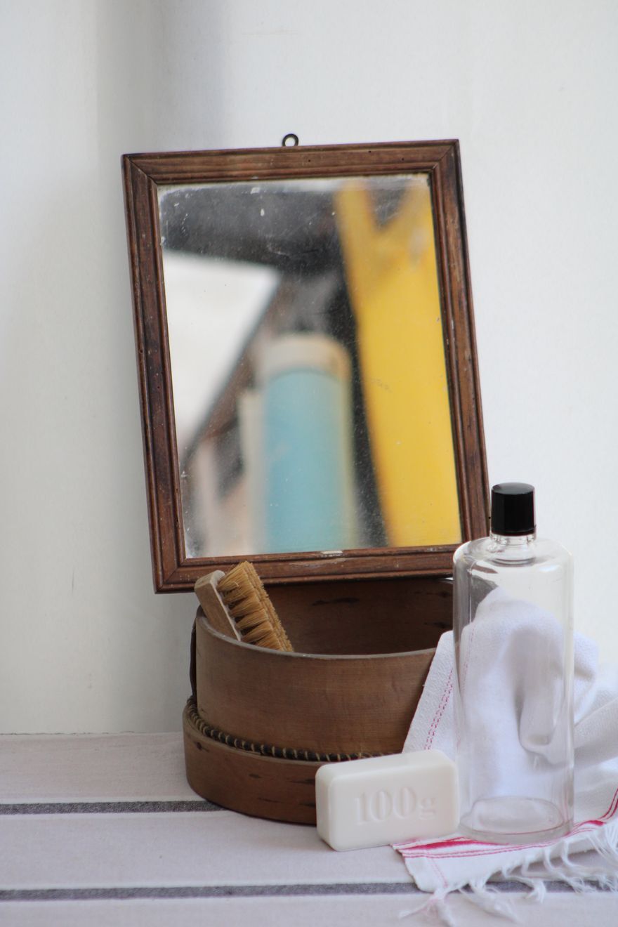 Wooden mirror