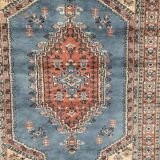 Vintage Pakistani carpet 193x129 cm