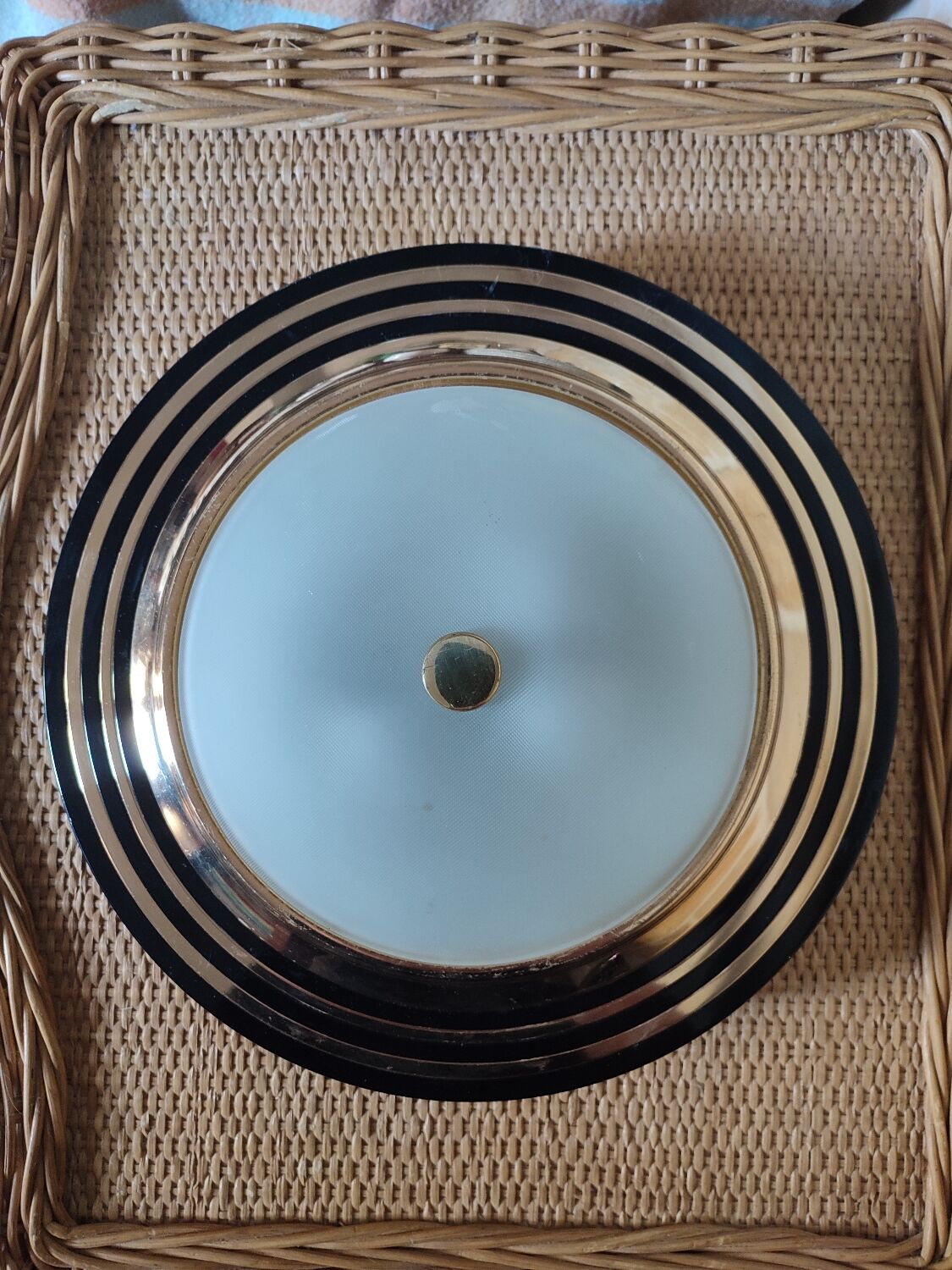 Art deco ceiling light in brass and textured glass
