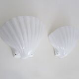 Pair of shell wall lights, in white ceramic. 80s 90s