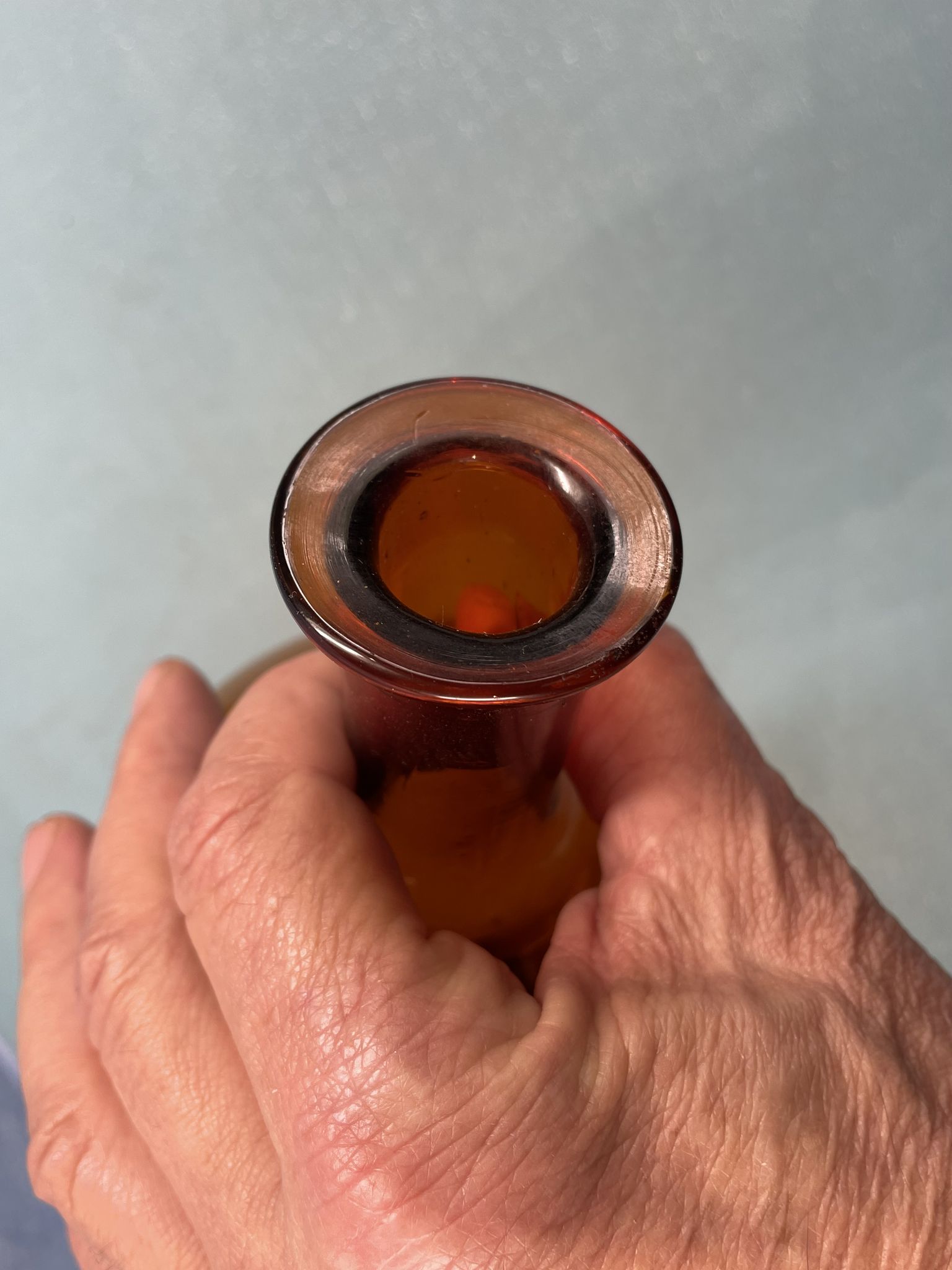 Pharmacy bottle in tinted glass