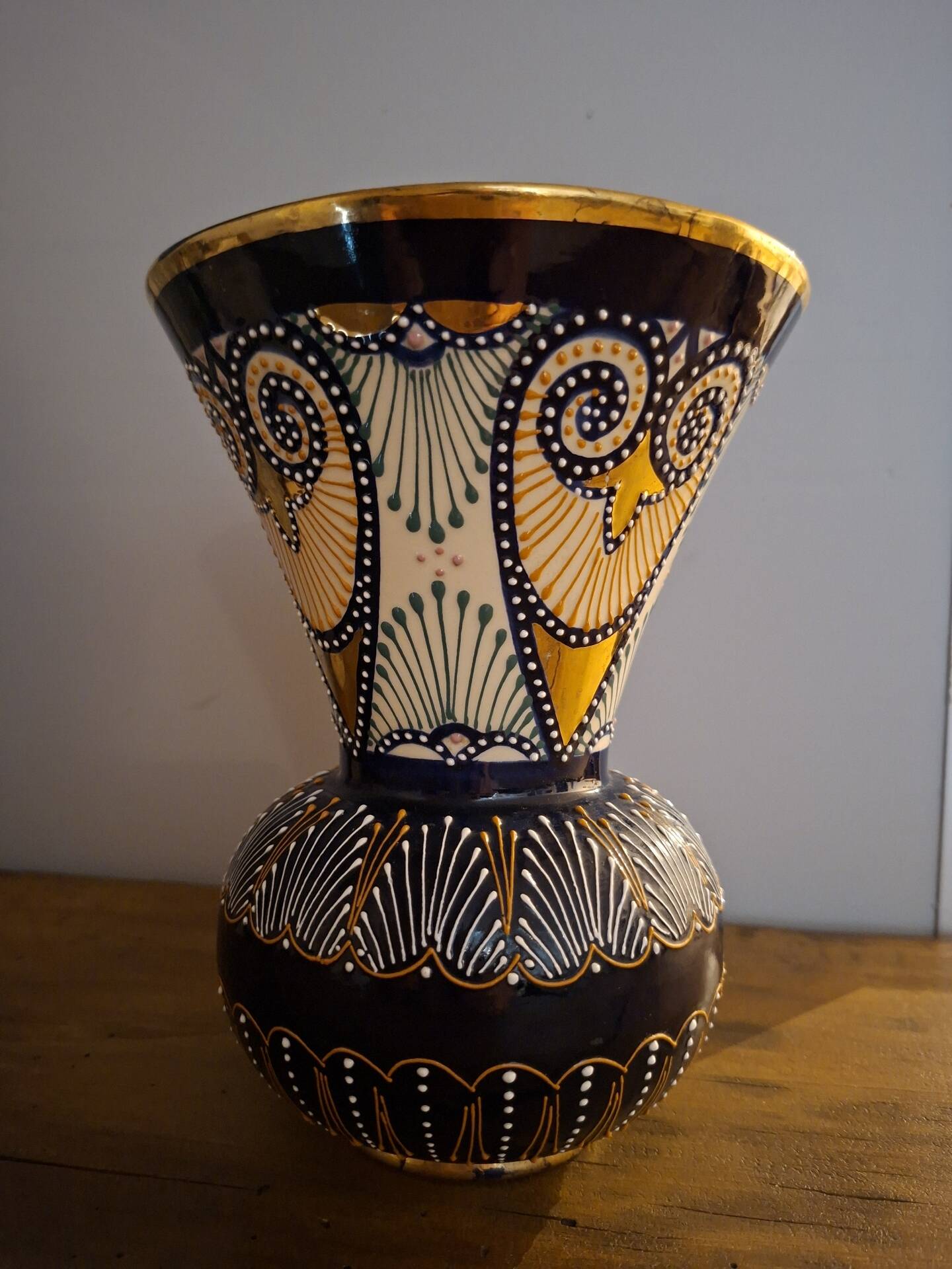Quimper vase in earthenware - relief enamelled beaded pattern