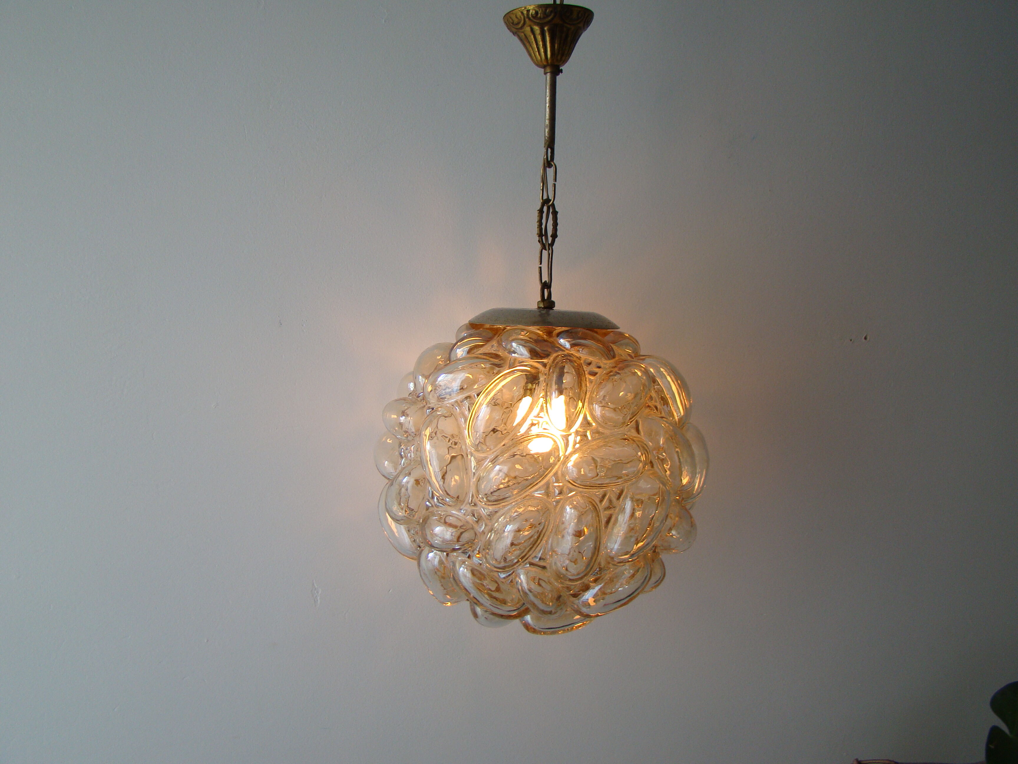 Suspension bubble par Helena Tynell