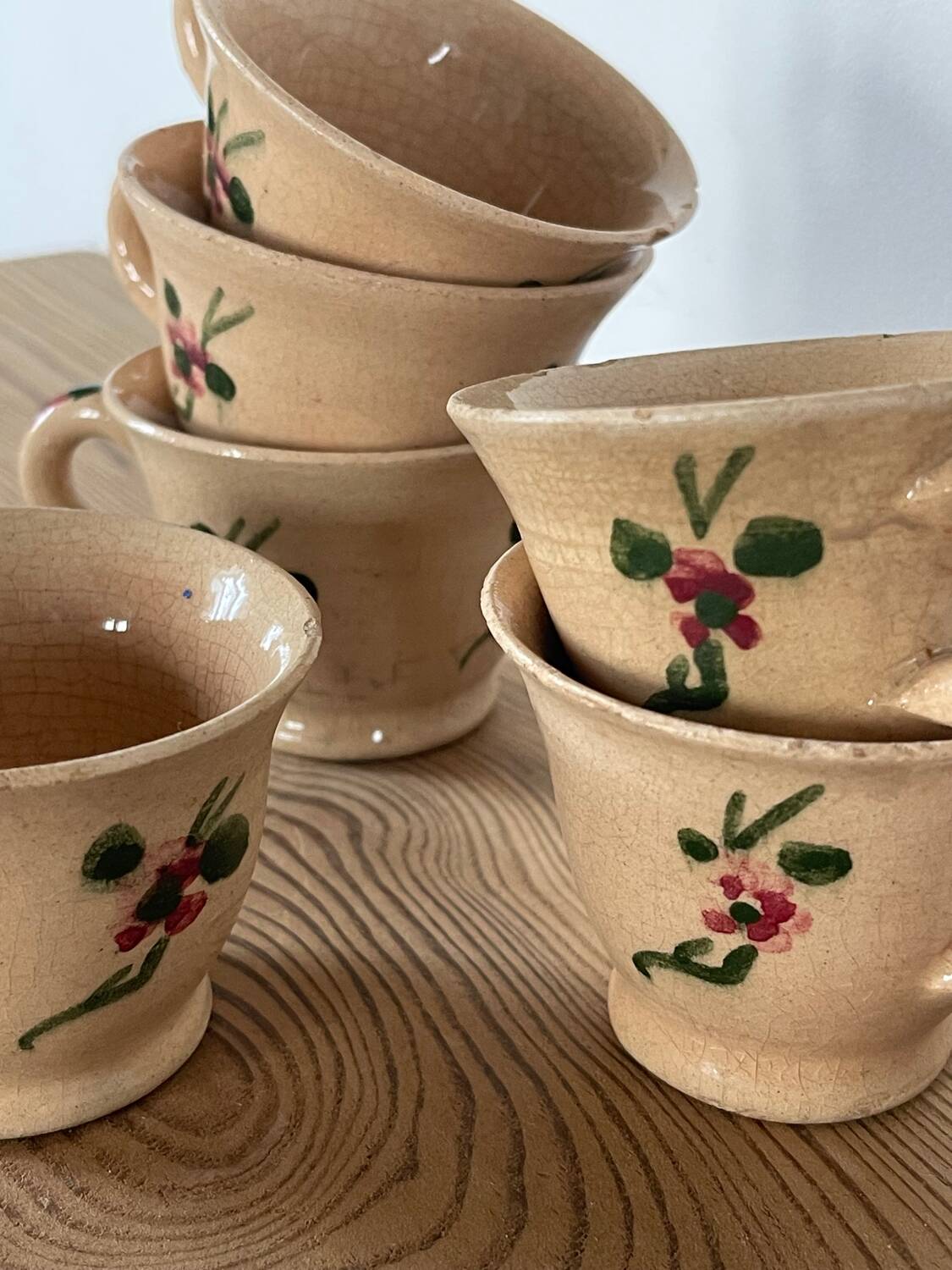 Flowery cups