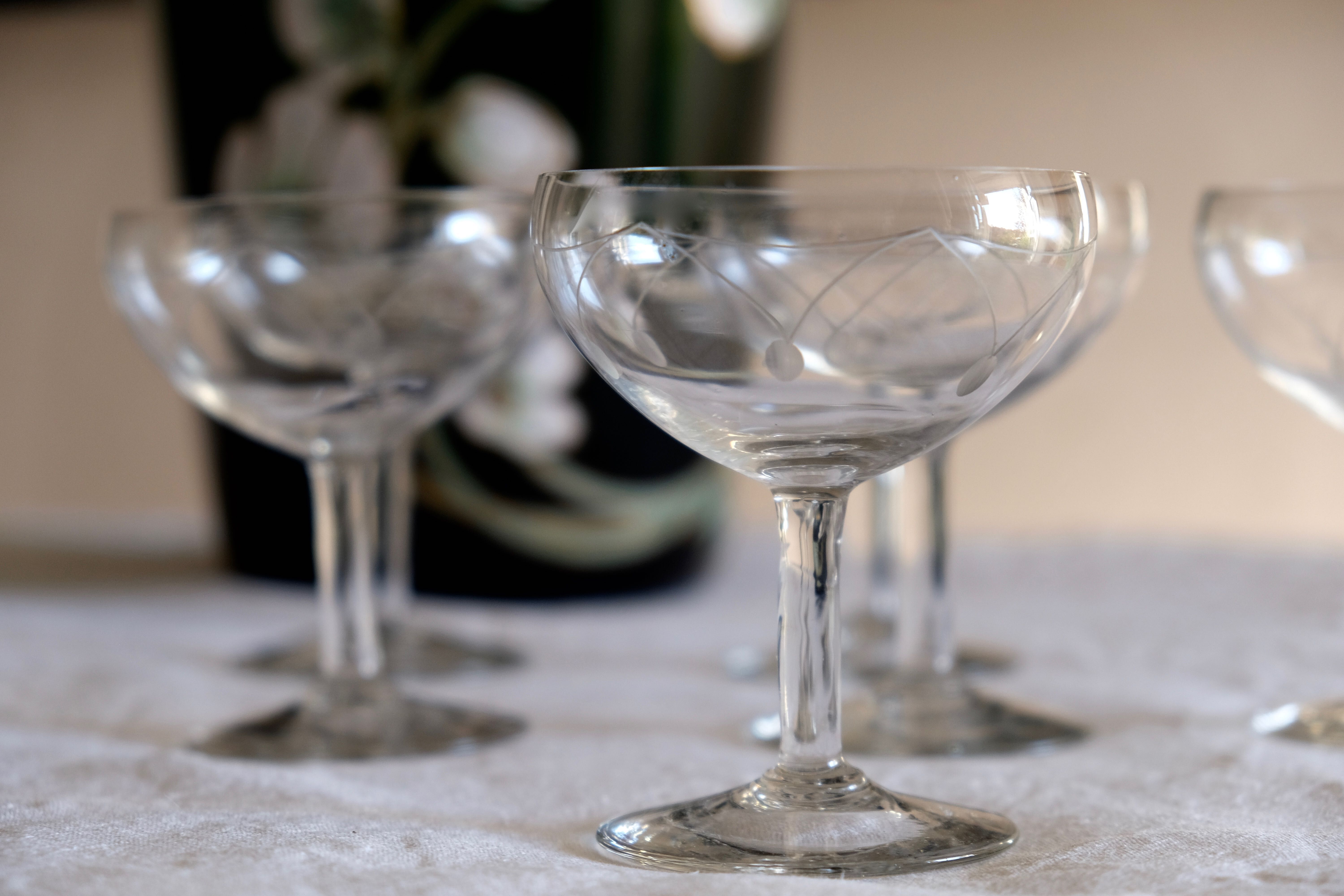 6 mouth-blown champagne glasses 50s