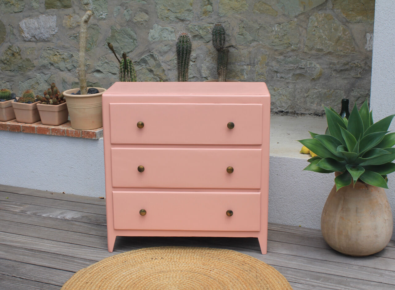 Vintage chest of drawers