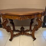 Pedestal table