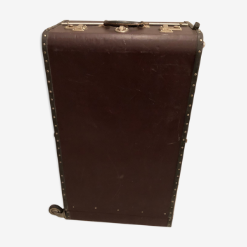 Burgundy leather rolling case