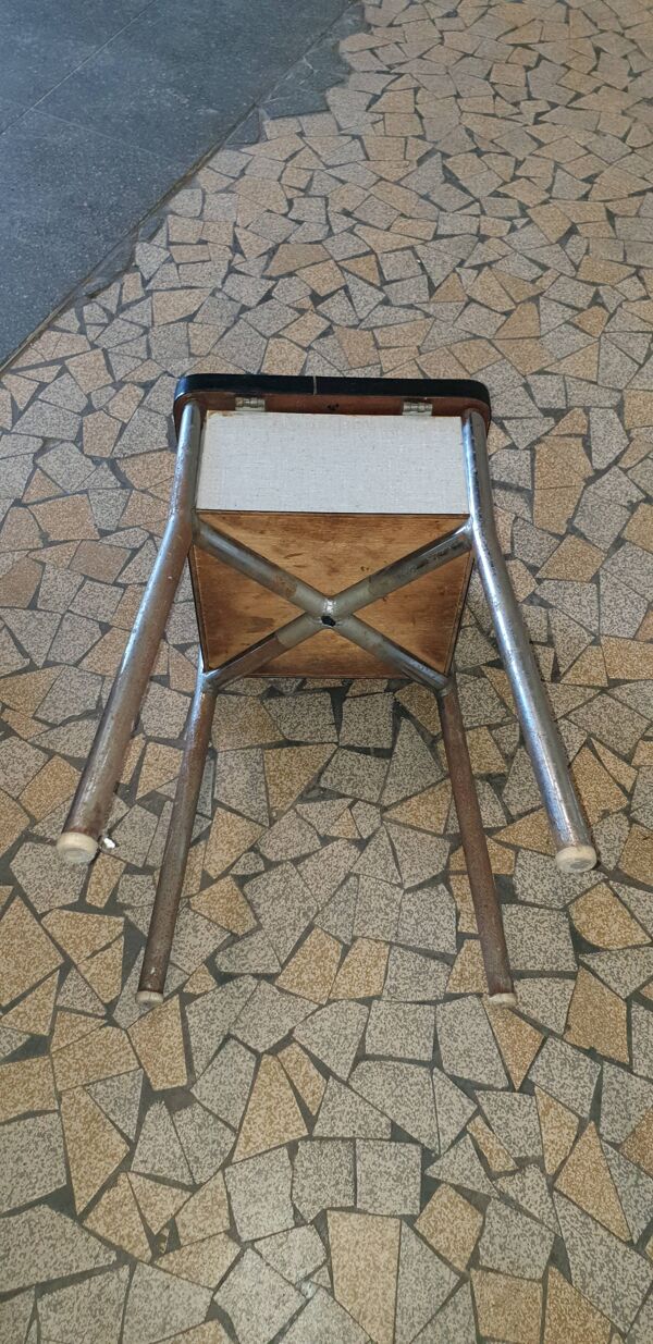 Tabouret coffre en formica