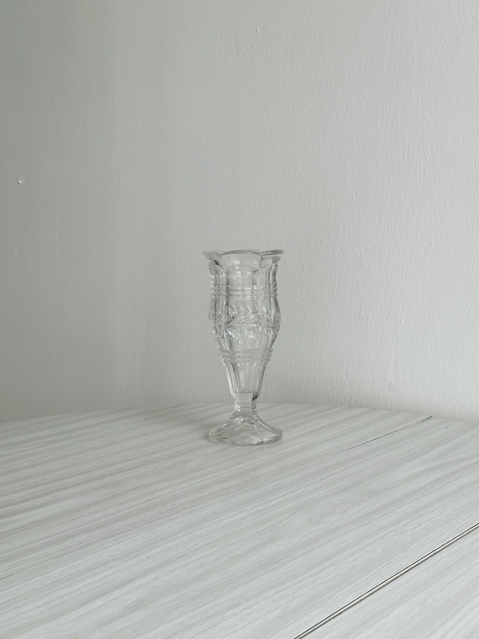 Small glass soliflore vase