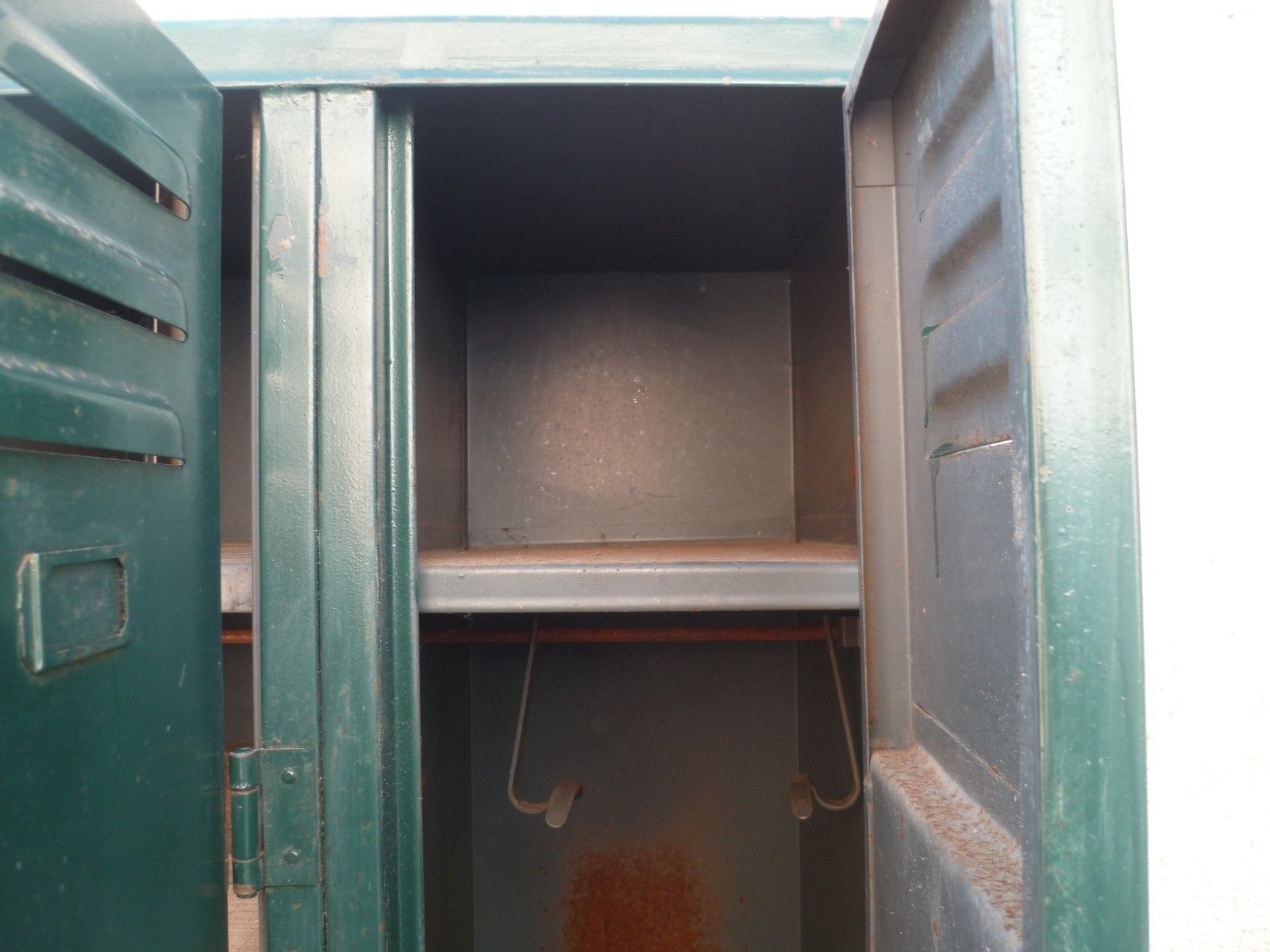 Cloakroom 3 doors 50 years