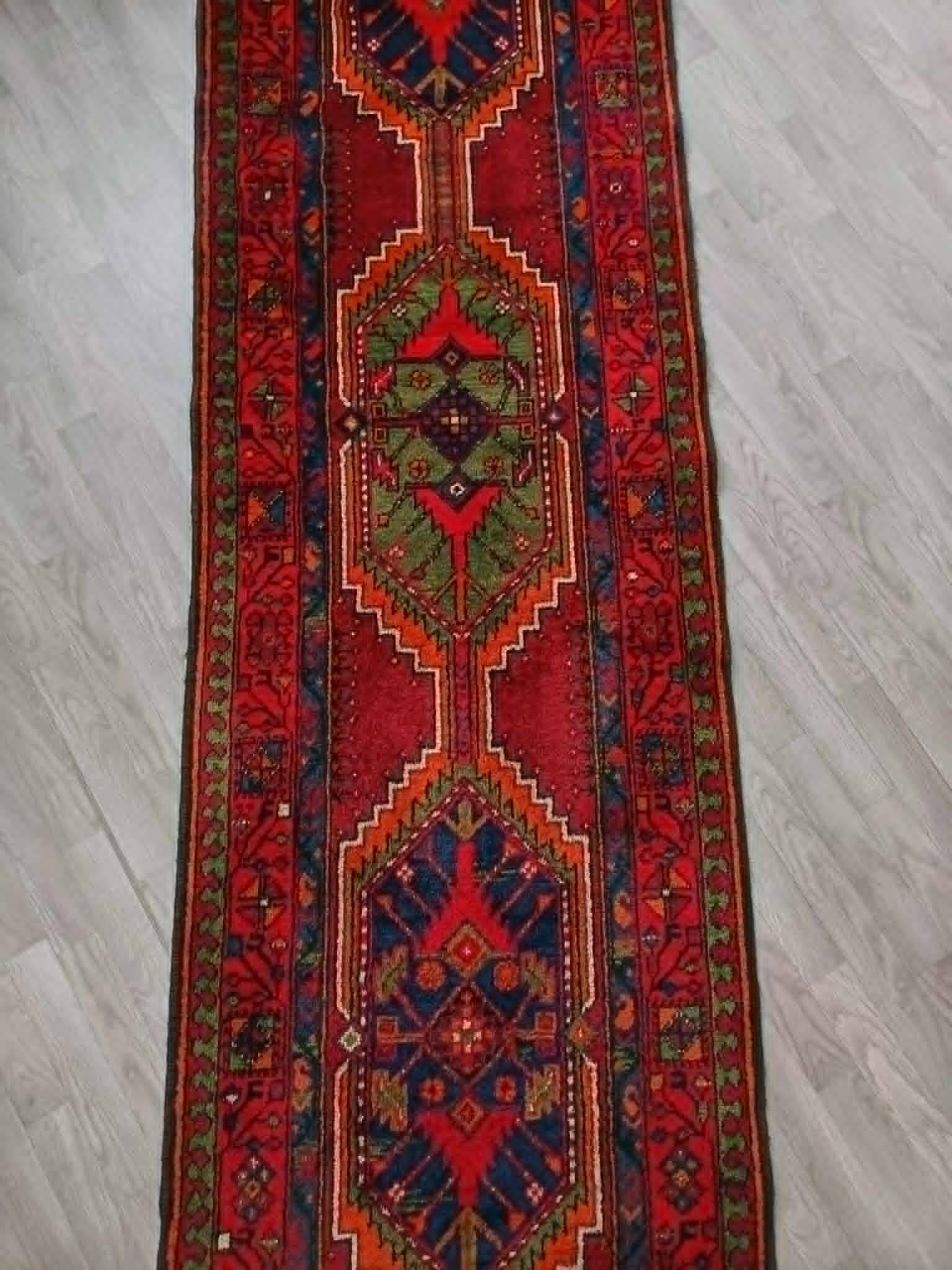 Gallery carpet in Persian style