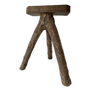 Tabouret tripode brutaliste