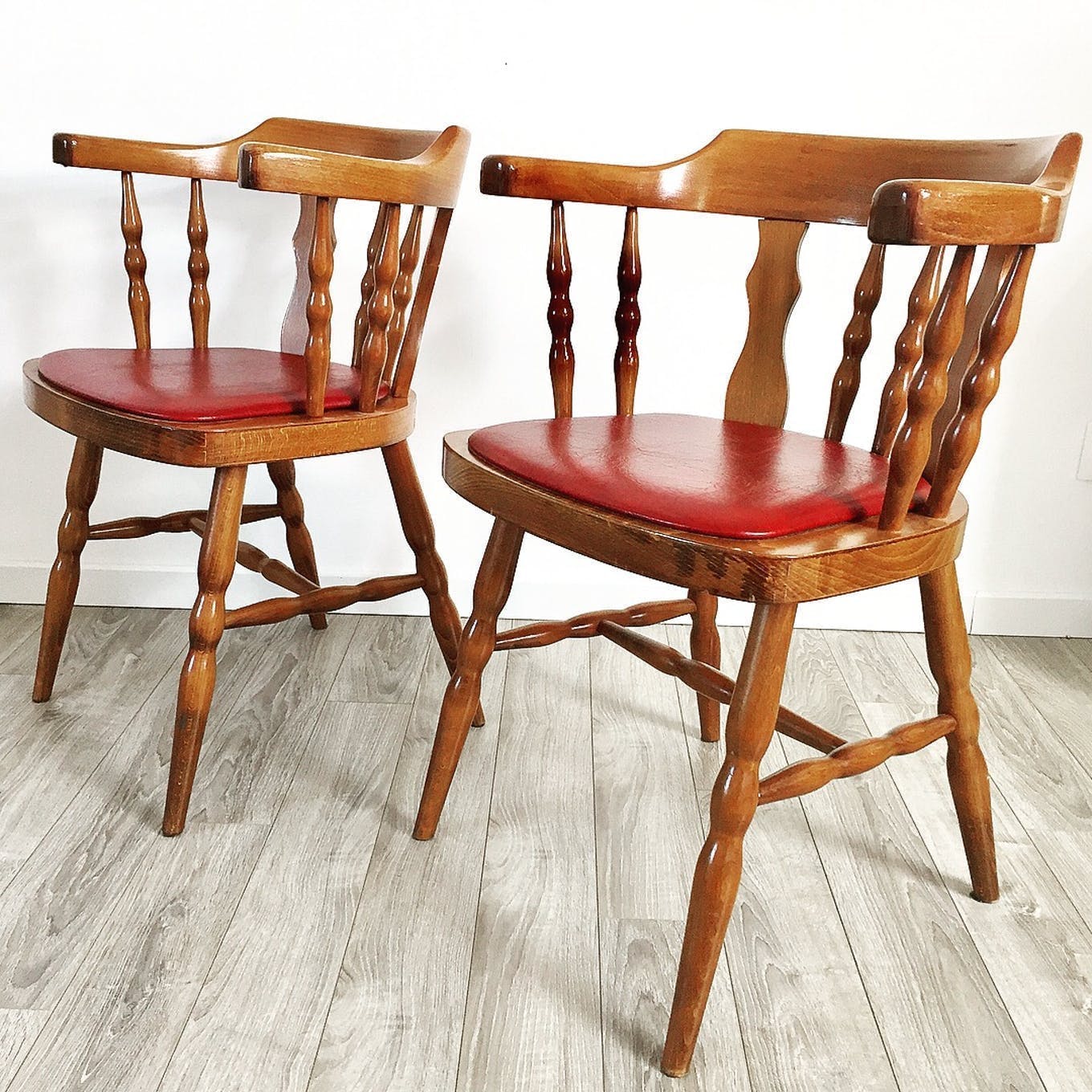 Paire de fauteuils Baumann