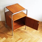 Table de chevet moderniste