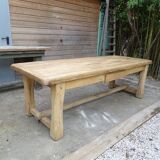 Farm table