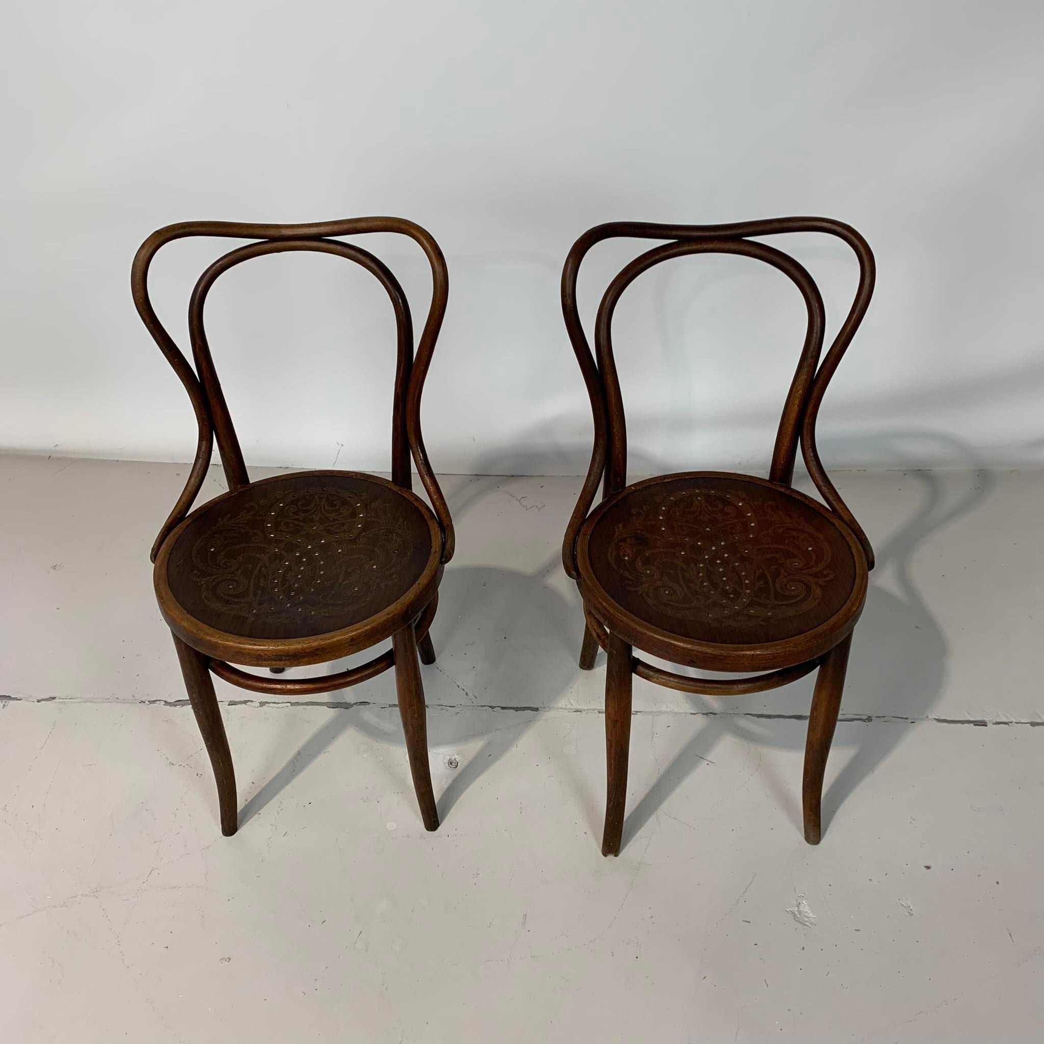 Paire de chaises bistrot n°55 J&J Kohn