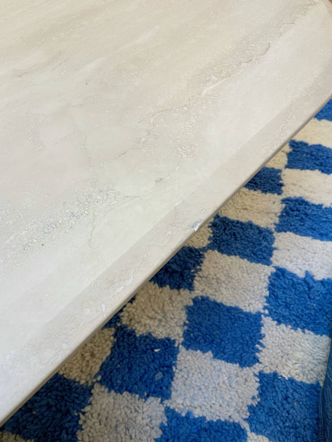 Coffee table in solid wood, 70s style.