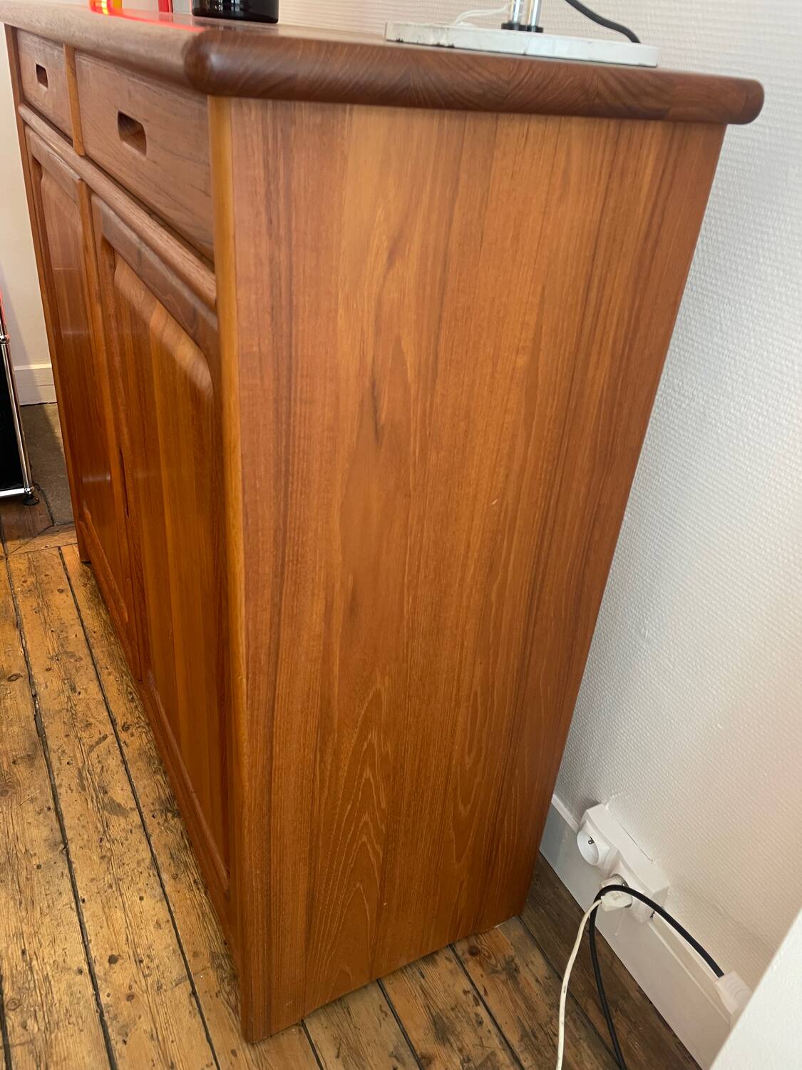 Danish chest of drawers in solid teak
