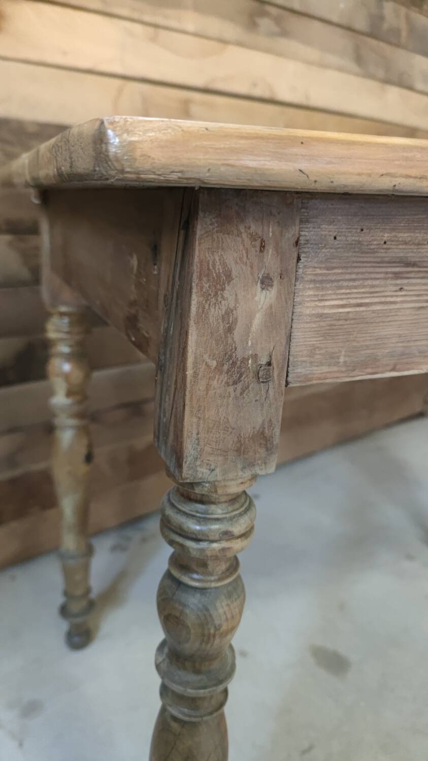 Small farm table with turned legs