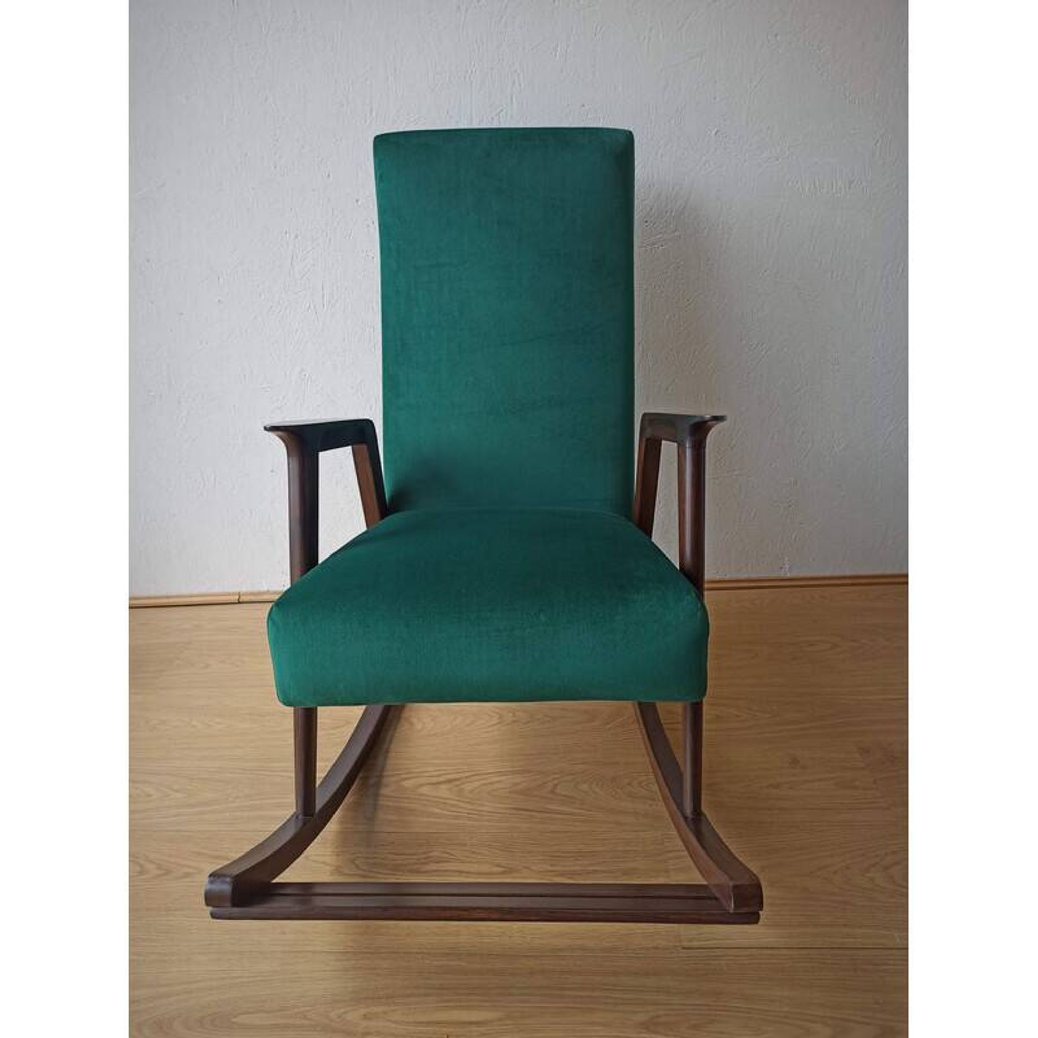 Fauteuil à bascule vintage des années 50.