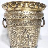 Macetero de bronce. España, 1980s.