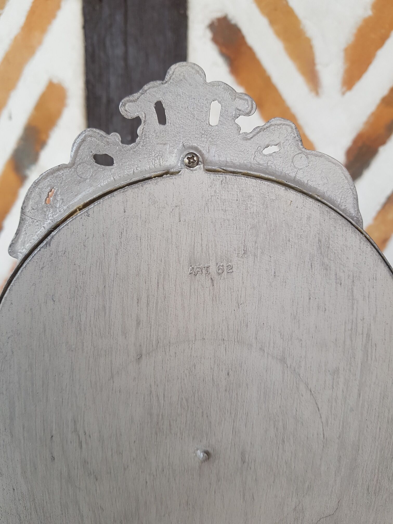 Linen patinated table pscyche mirror