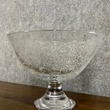 Important centerpiece bowl on pedestal in Baccarat crystal