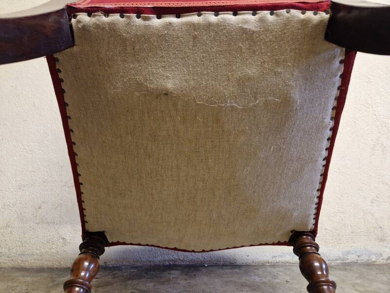 Chair known as a "chauffeuse" from the Napoléon III period, made of carved moulded wood.