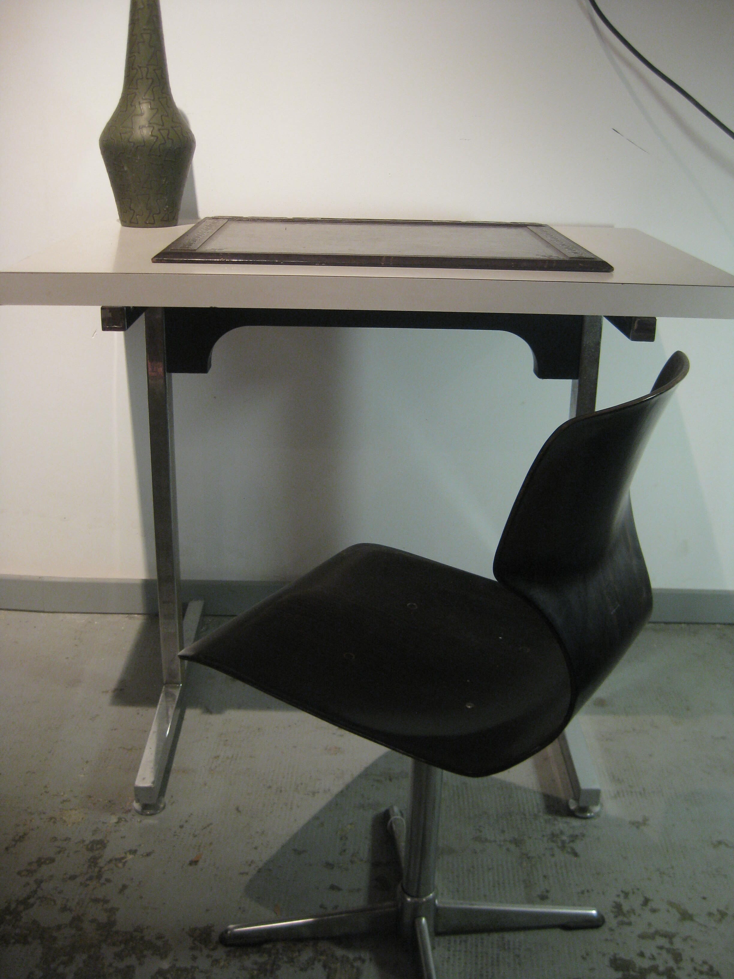 Florence Knoll desk 1970