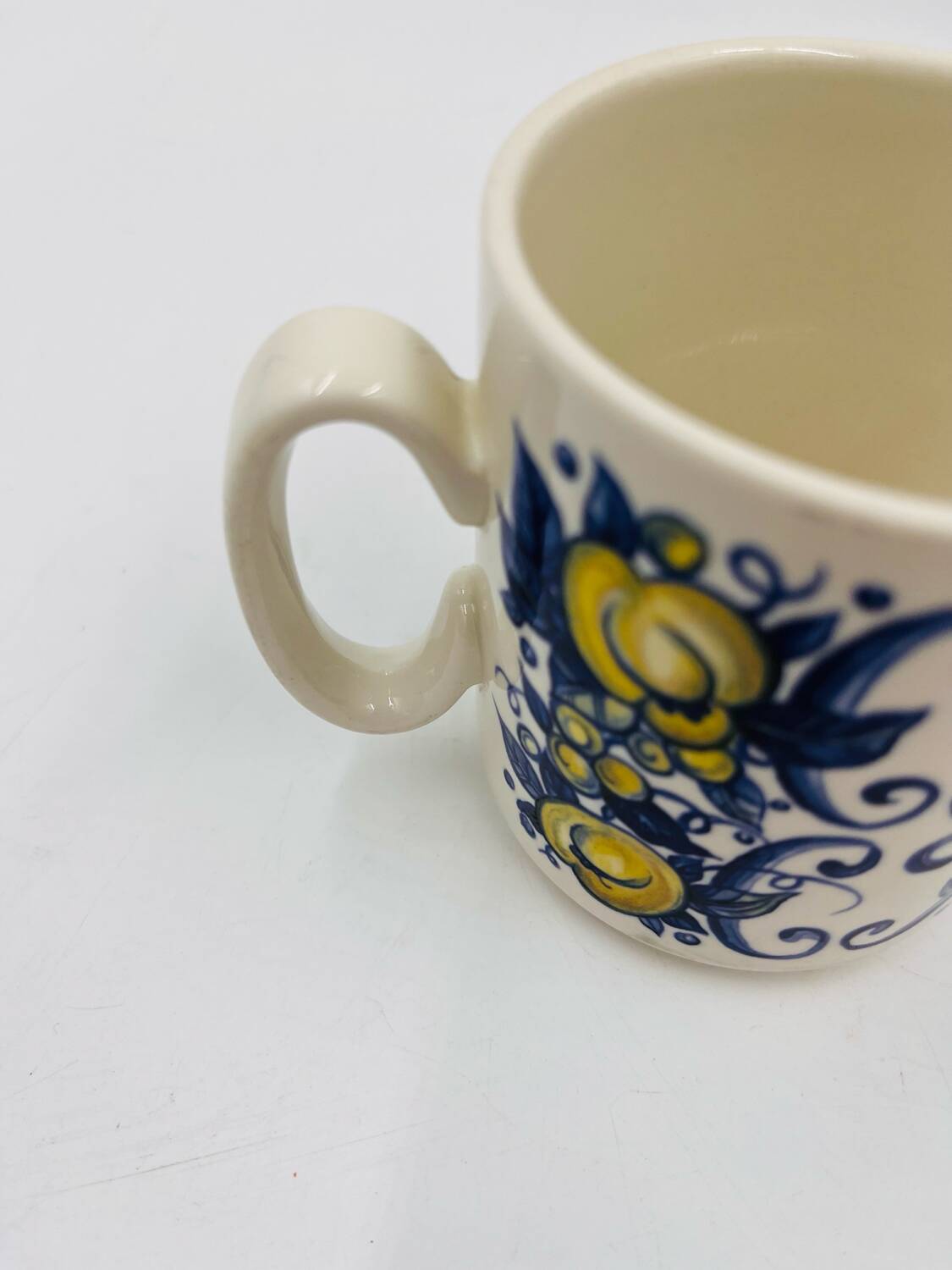 Sugar bowl and milk jug