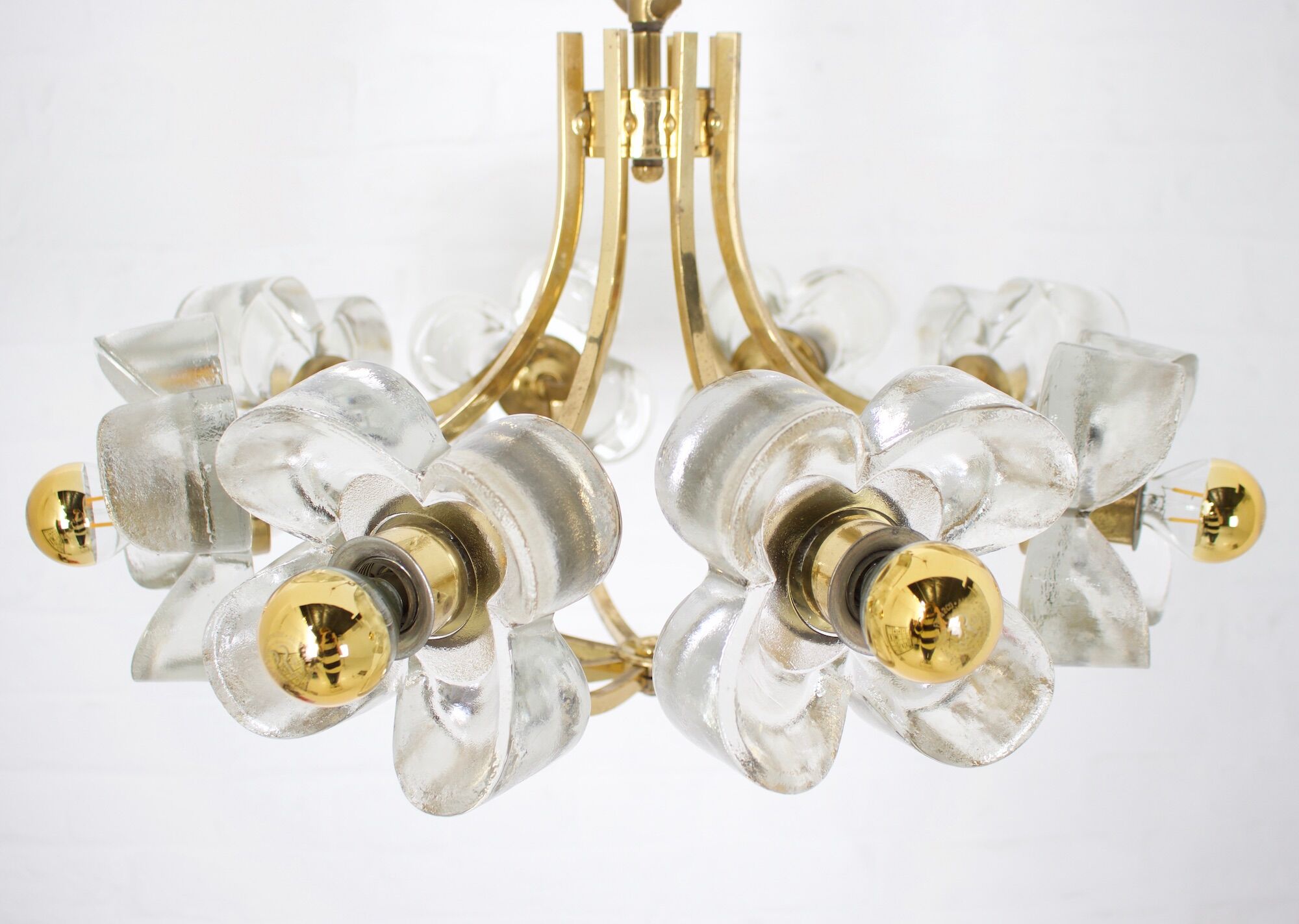 Lustre en laiton & fleurs Simon & Schelle.