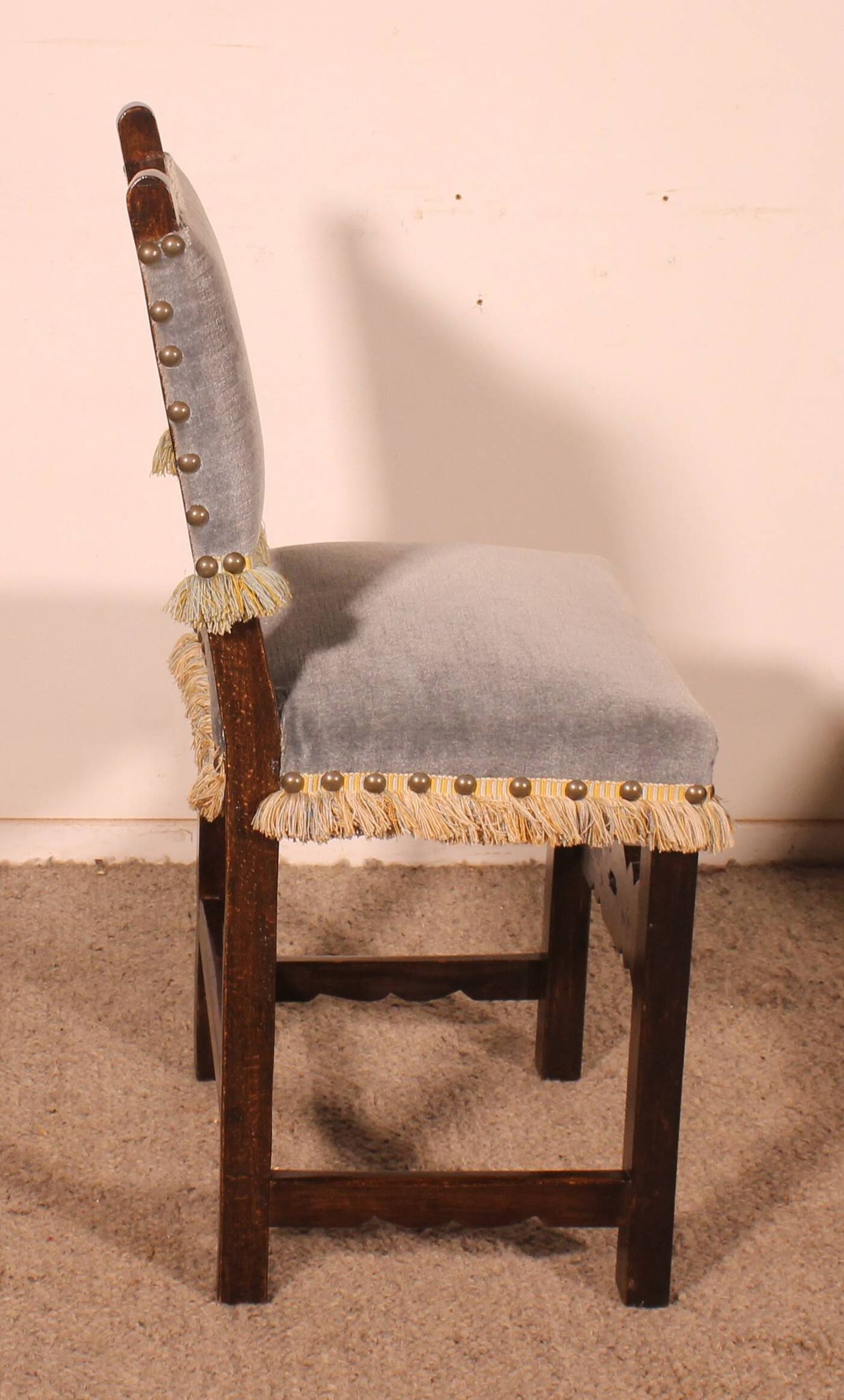 12 chaises espagnoles en hêtre