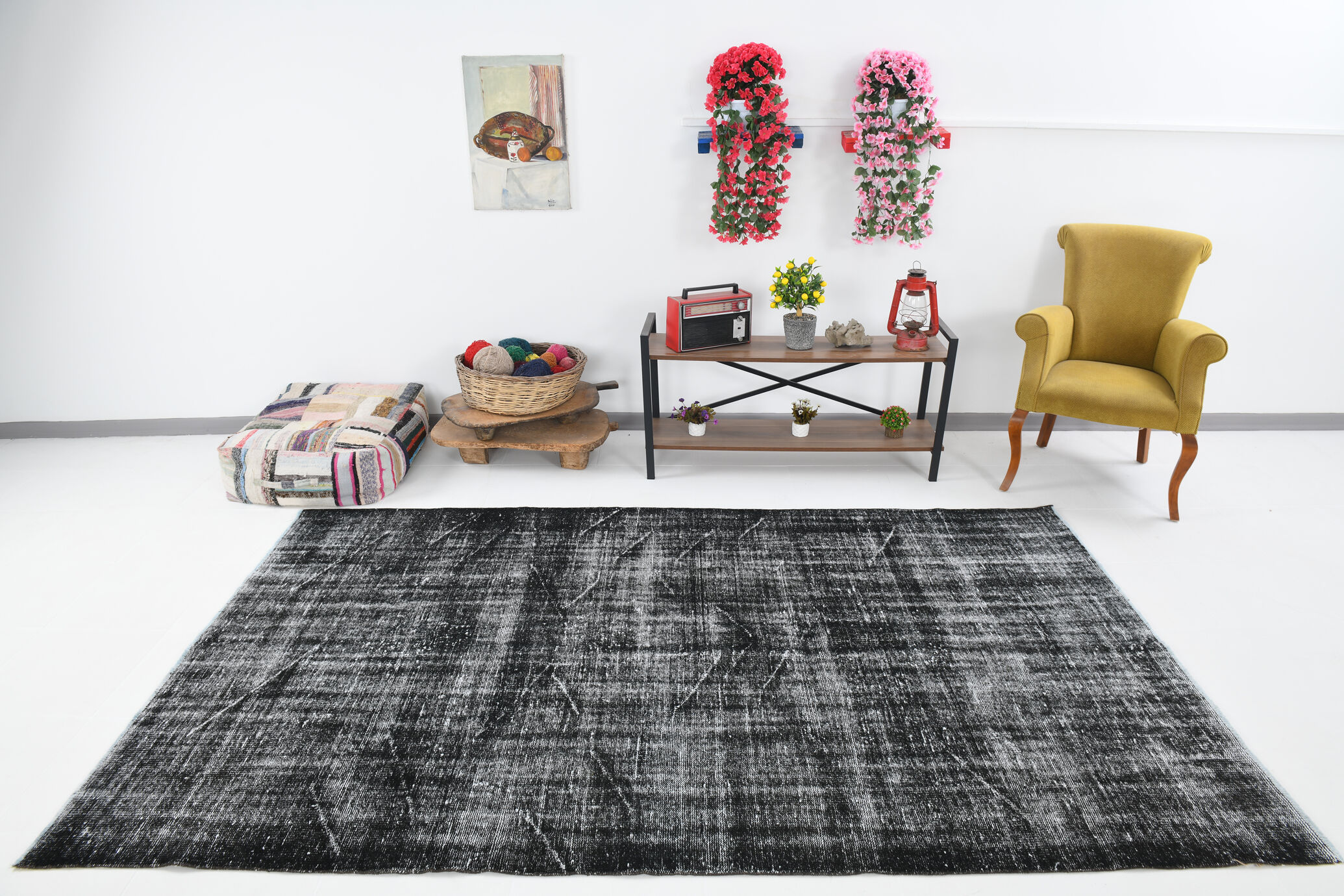 Handknotted wool rug, 284x172cm