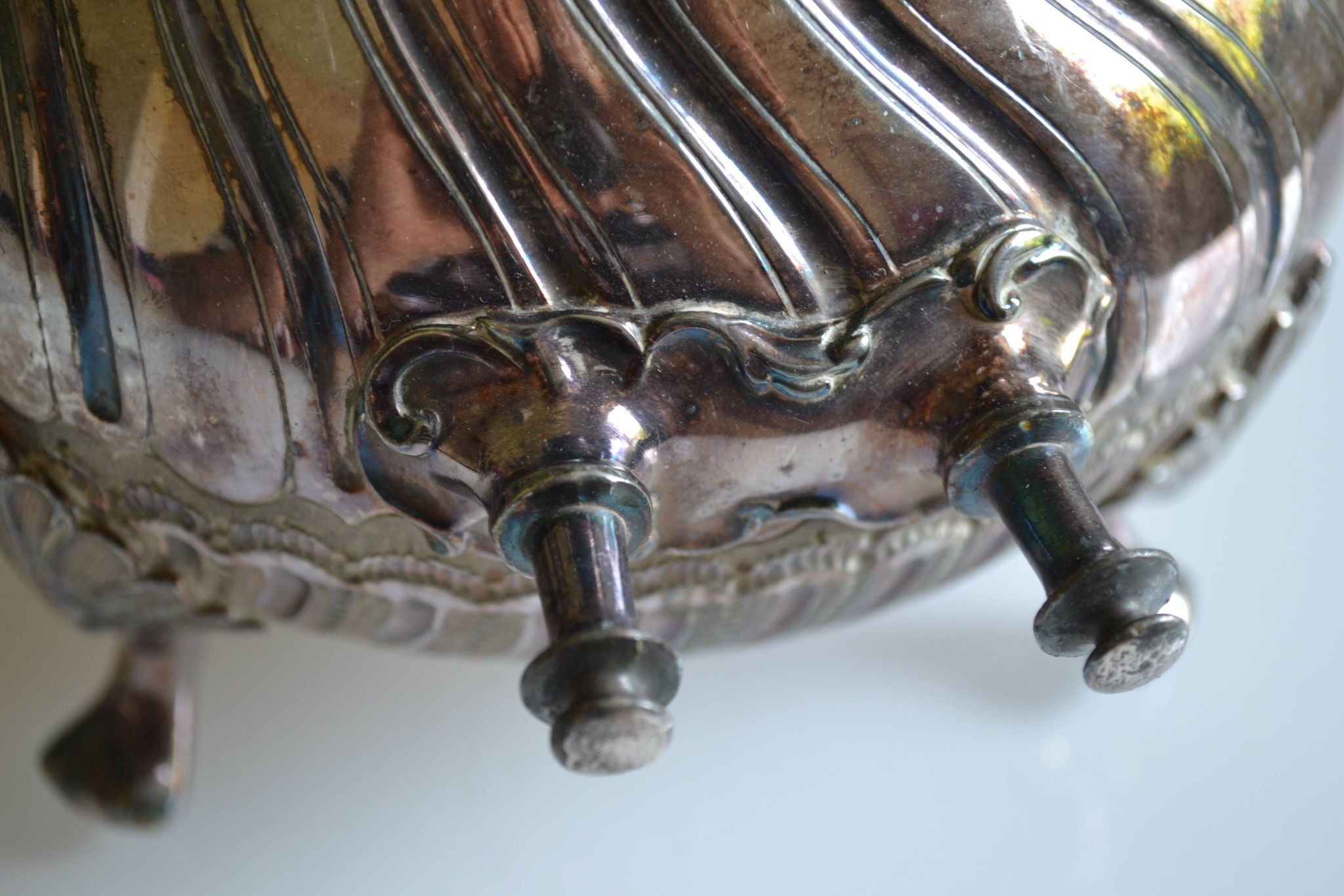 Art Nouveau teapot or samovar in silver-plated metal by goldsmith Victor Saglier