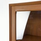 Buffet en teck avec portes en verre par Brouer Møbler, années 1960.