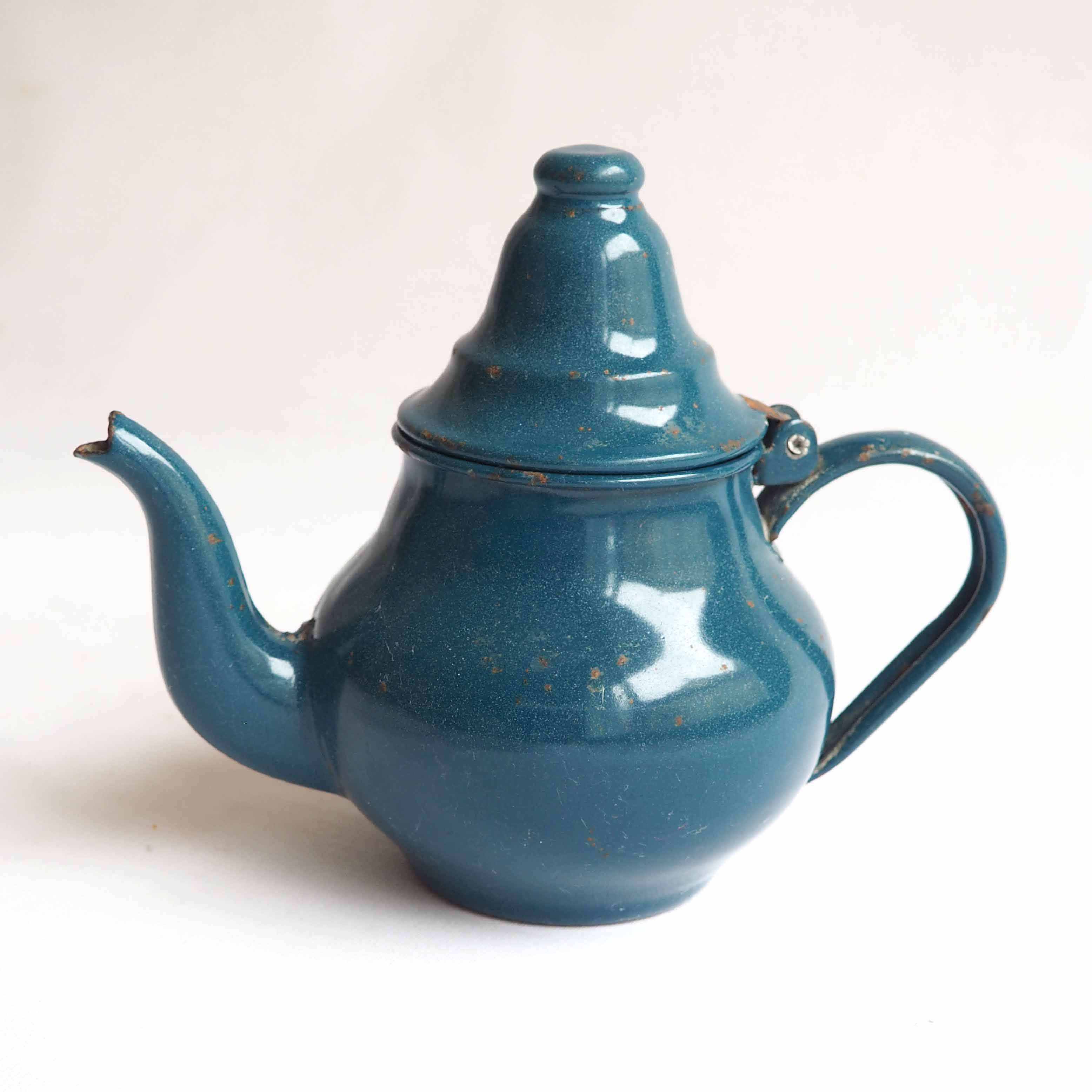 Enameled sheet metal teapot