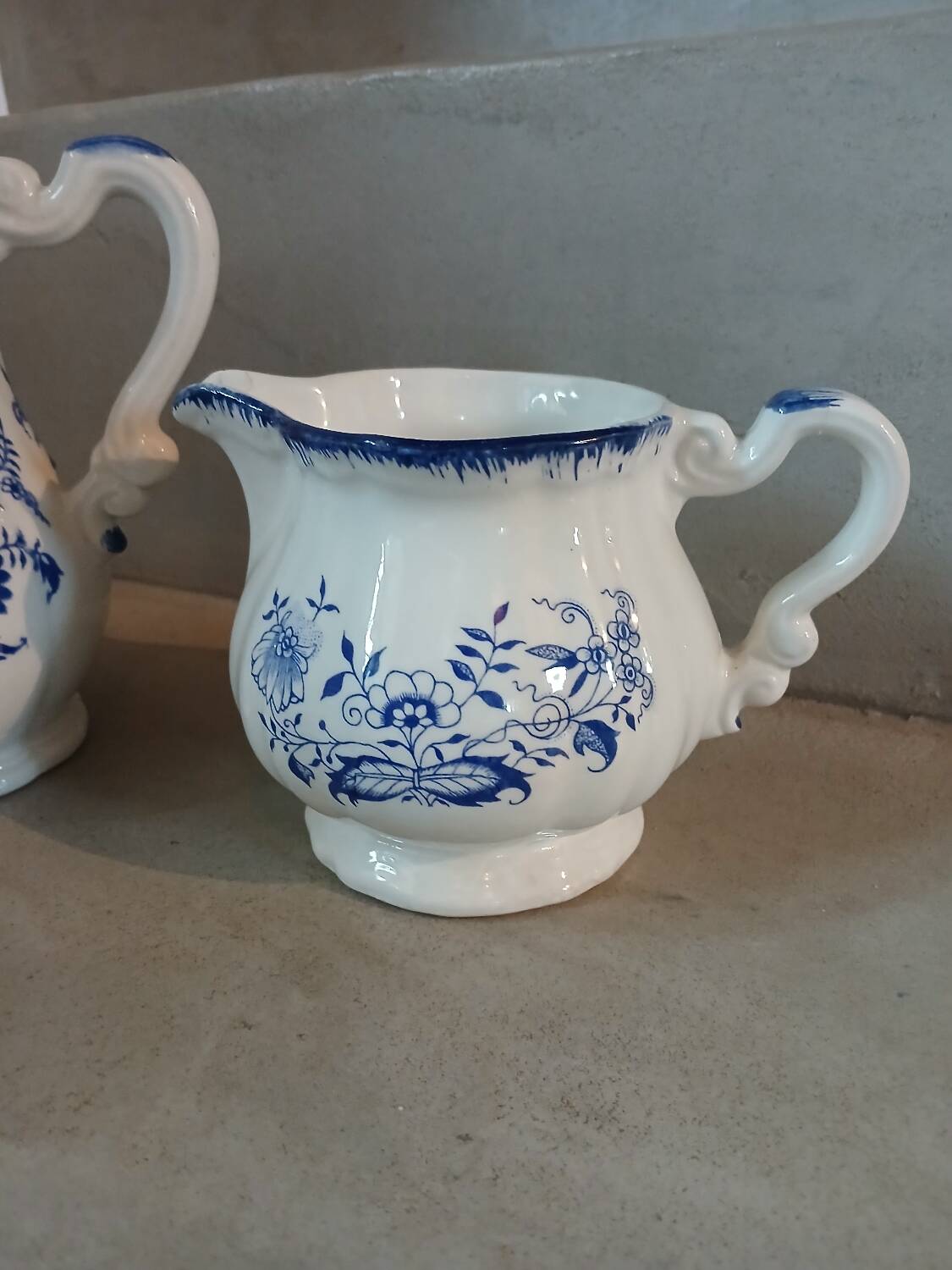 2 pichets anciens Lancaster