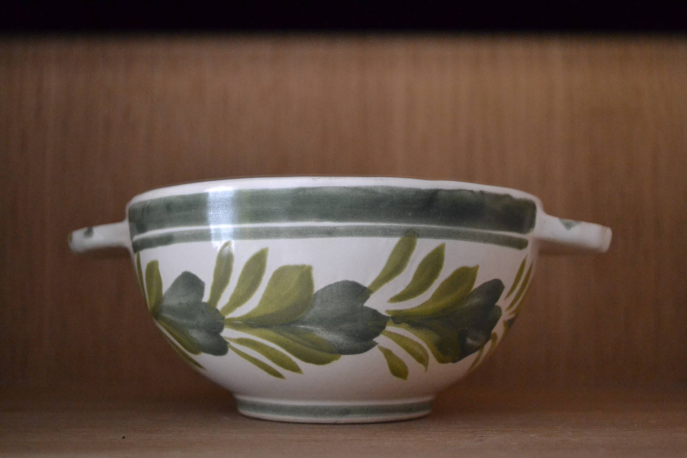 Quimper bowl with handles