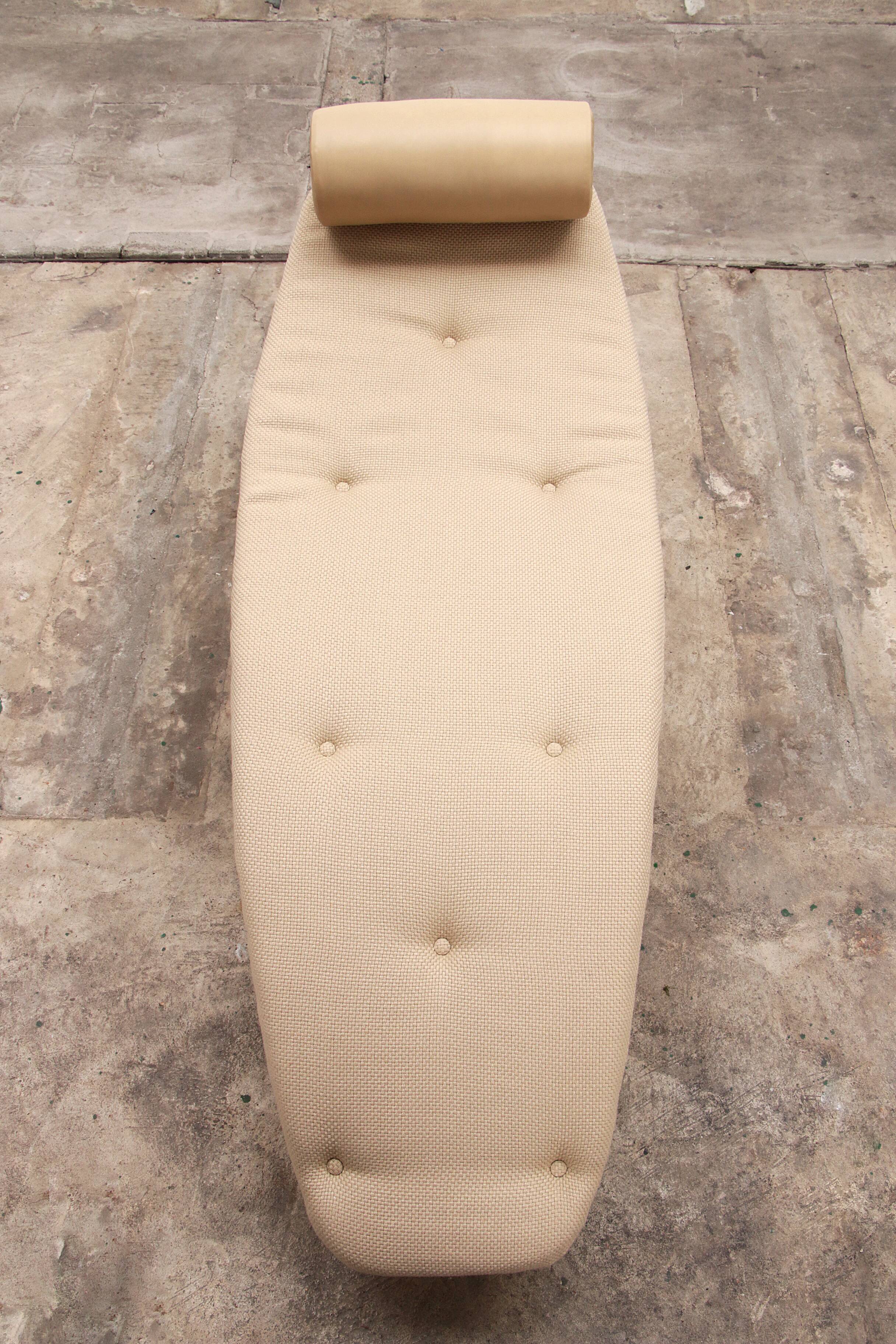 Vintage Lounge armchair reupholstered from the 1960s in the style of Knoll.