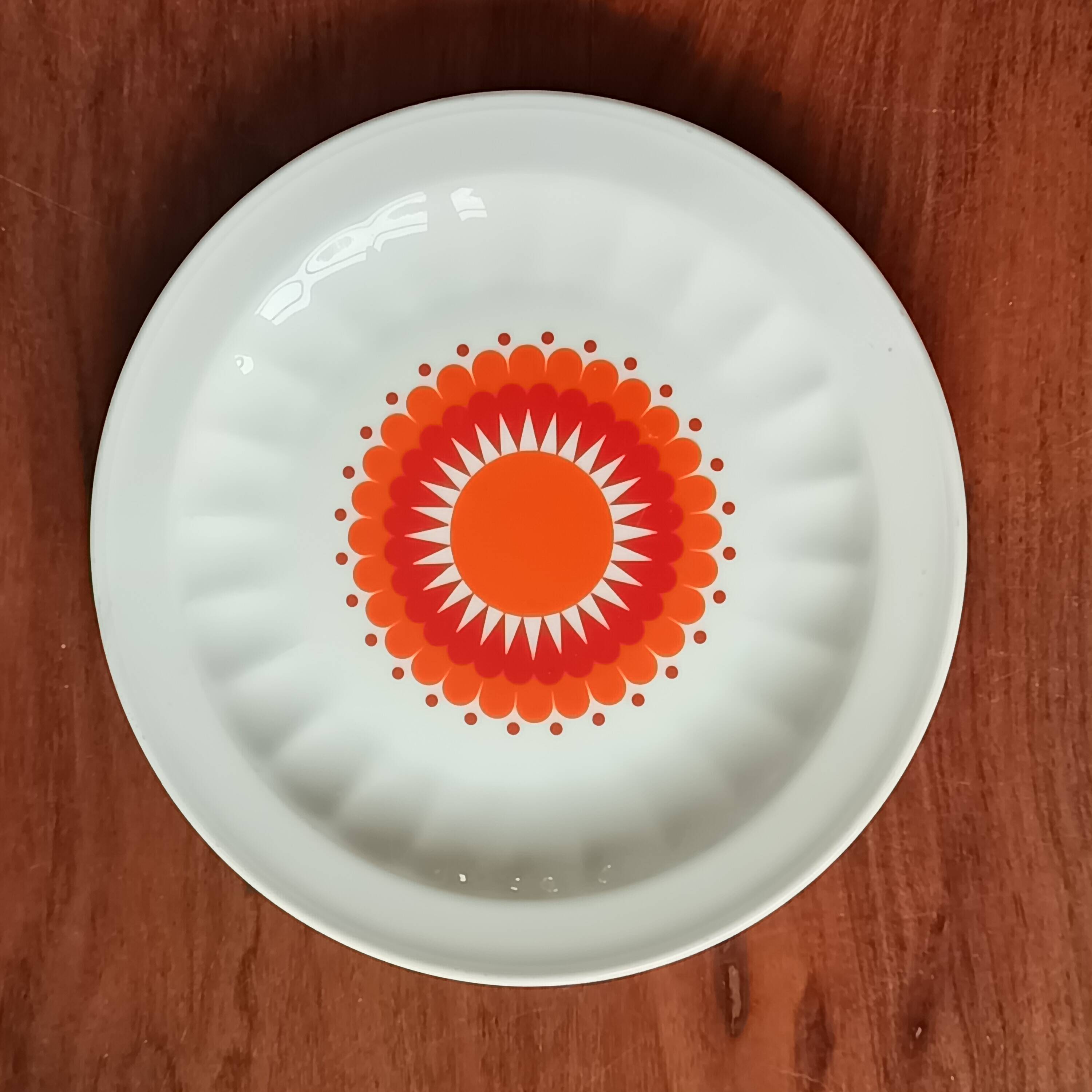Service dessert, 6 plates and vintage porcelain dish from Germany.