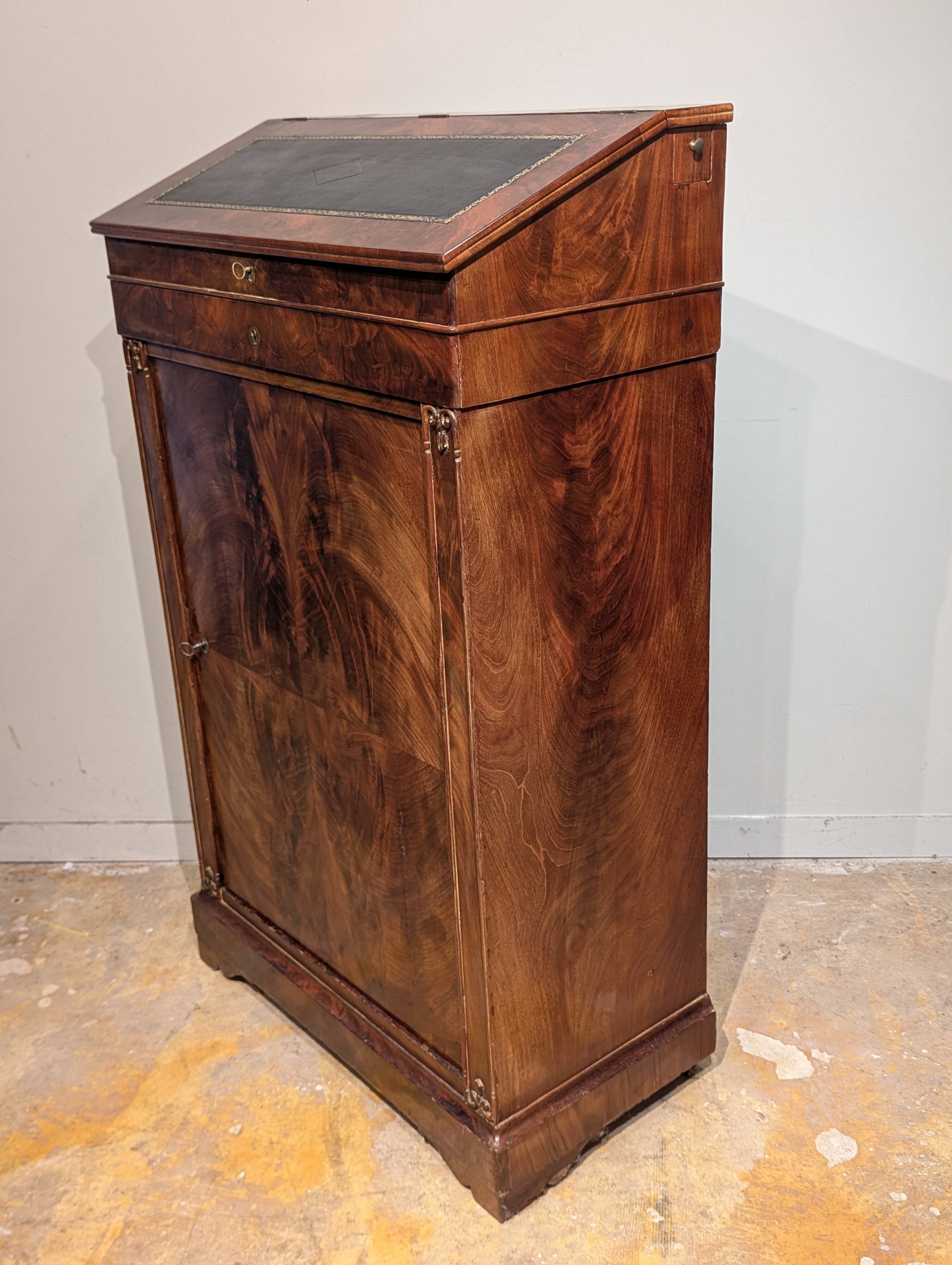 Large 19th century mahogany writing desk