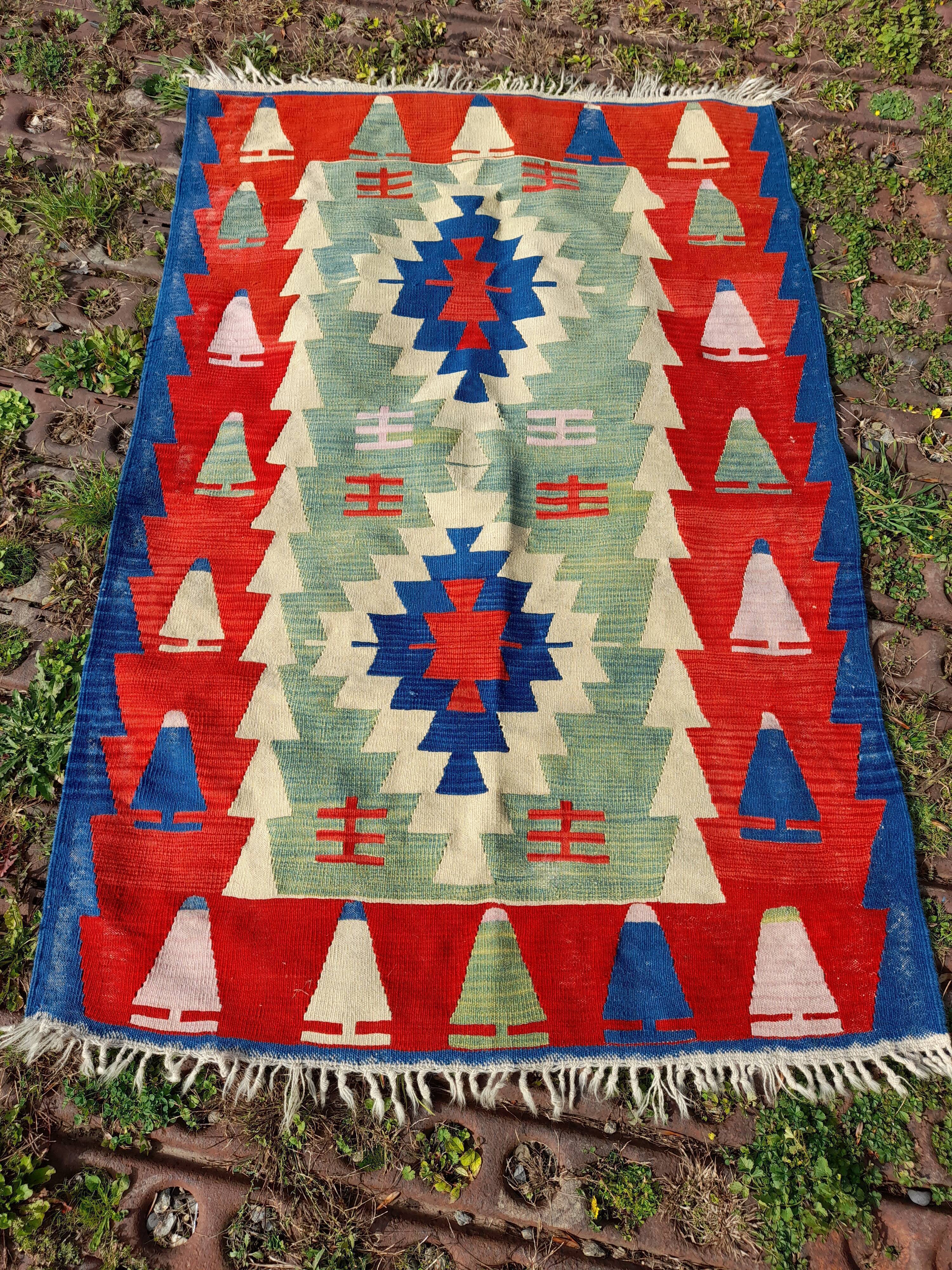 Kilim carpet- 114x168cm