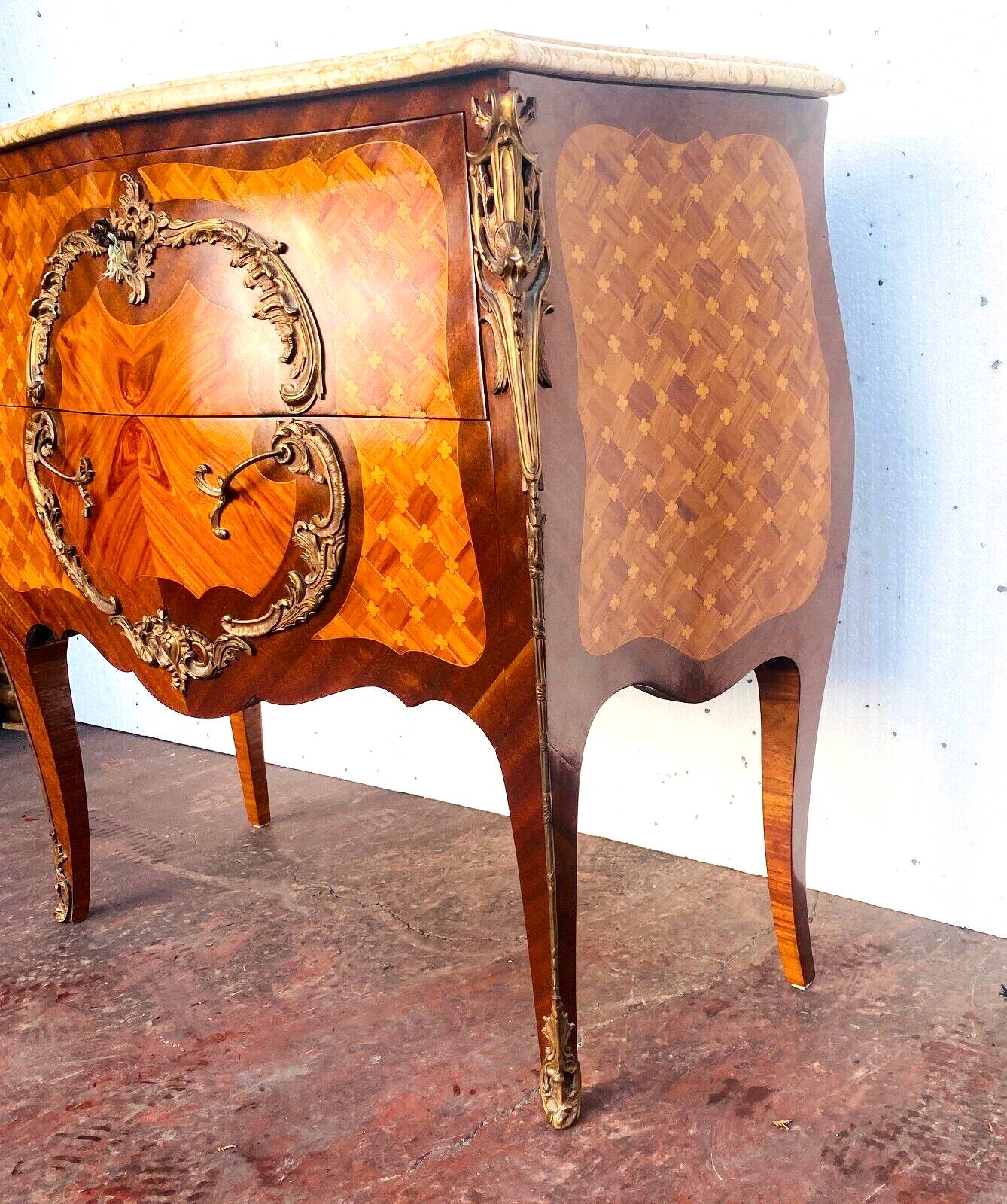 Curved chest of drawers Louis XV style marquetry with cube bottom XX century
