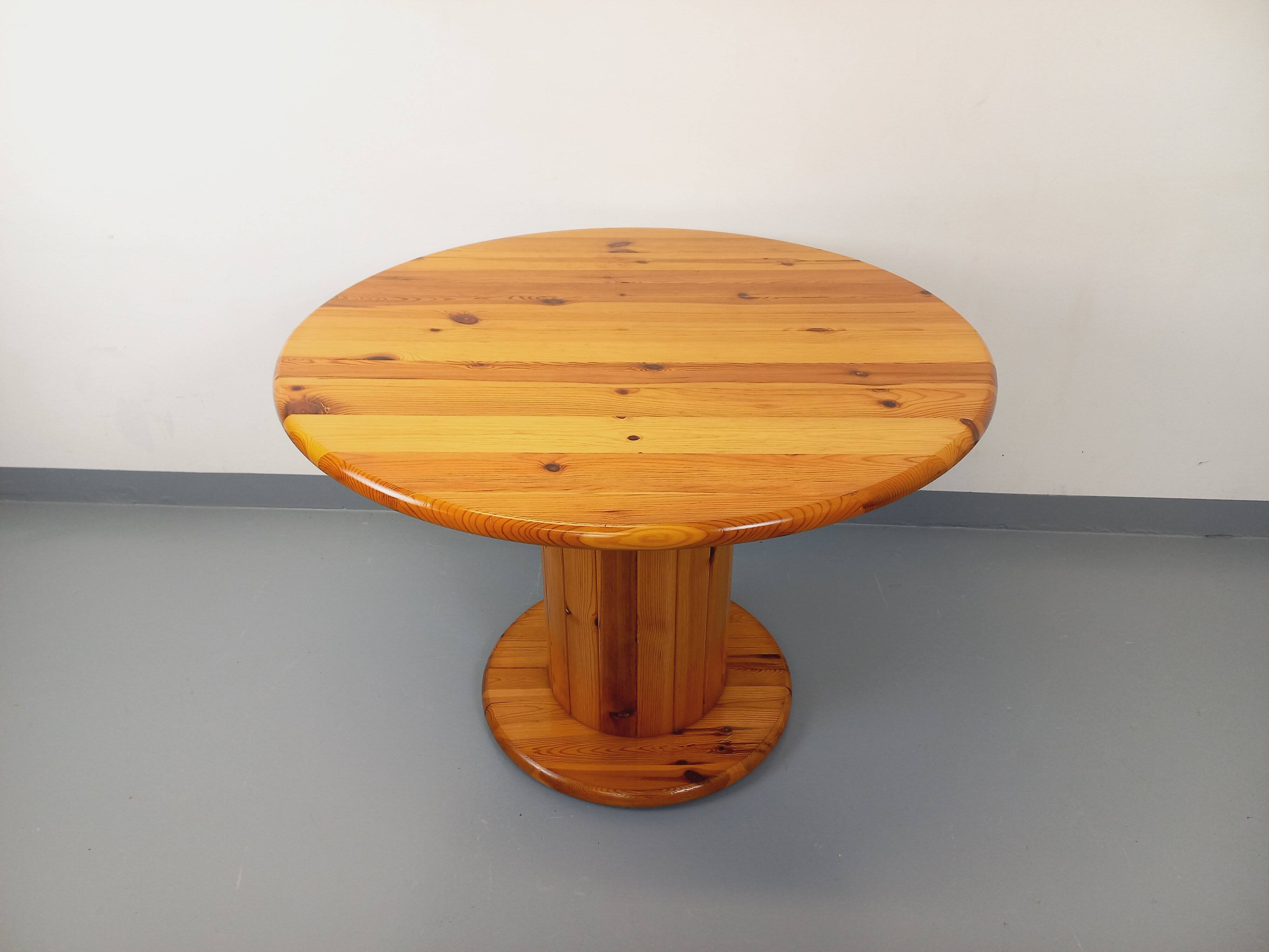 Vintage Scandinavian round pine dining table from the 60s 70s