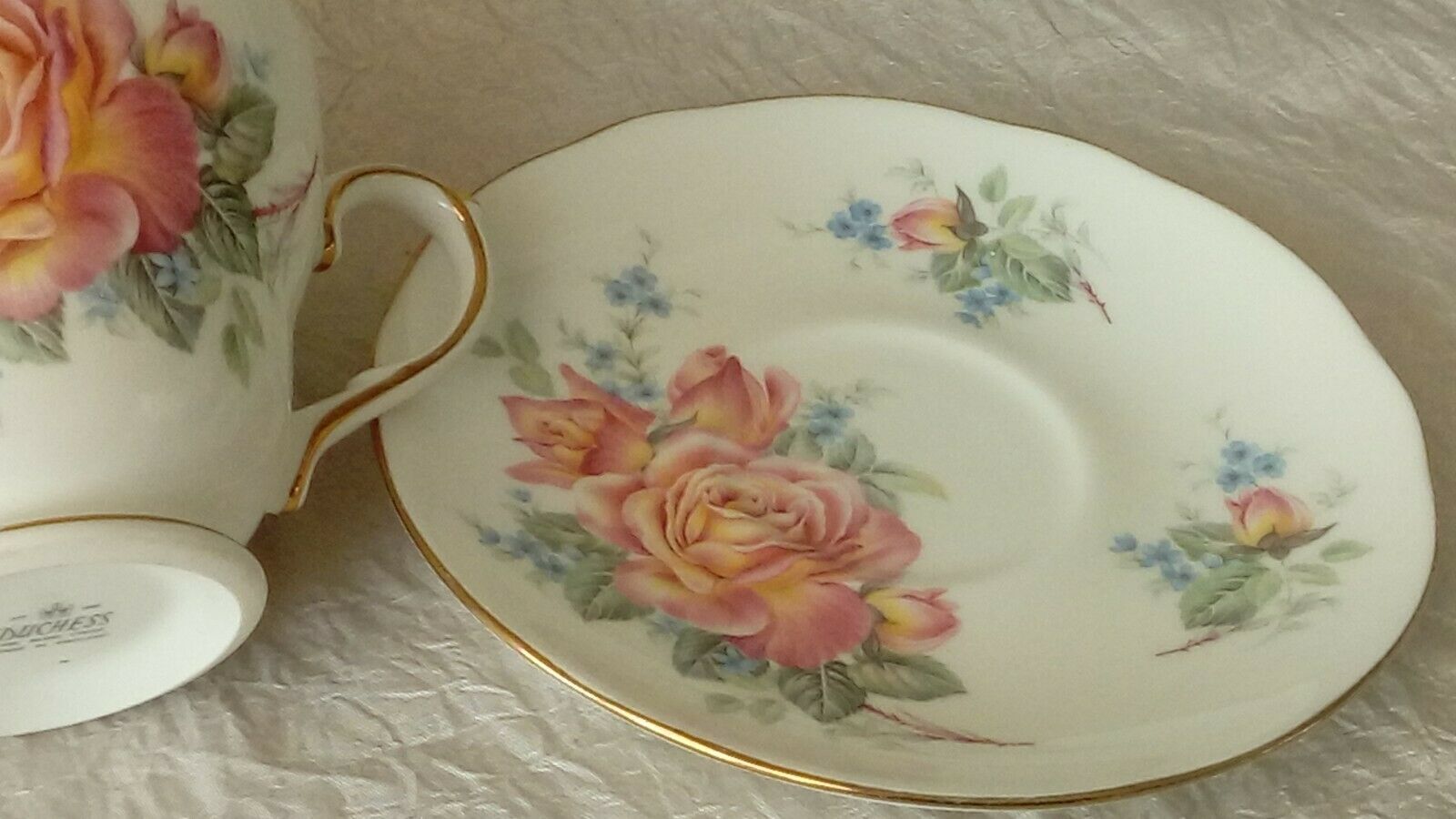 Cup english porcelain model duchess n°2