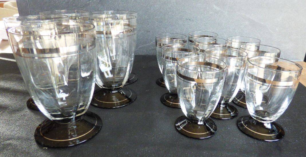 2 series of vintage glasses with black stems from the 1930s.