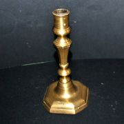 Antique octagonal candlestick in Regency bronze from the 19th century.