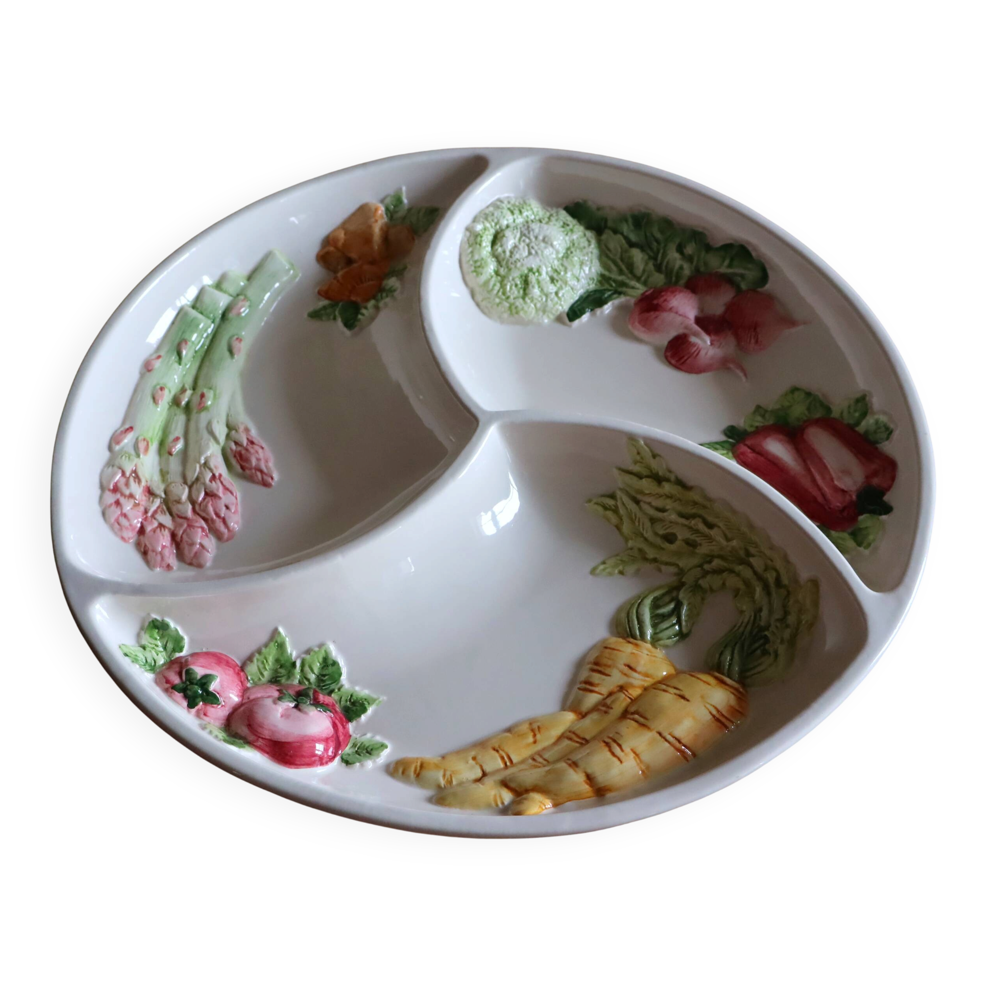 Large compartmented serving dish in earthenware - Relief decoration of vegetables